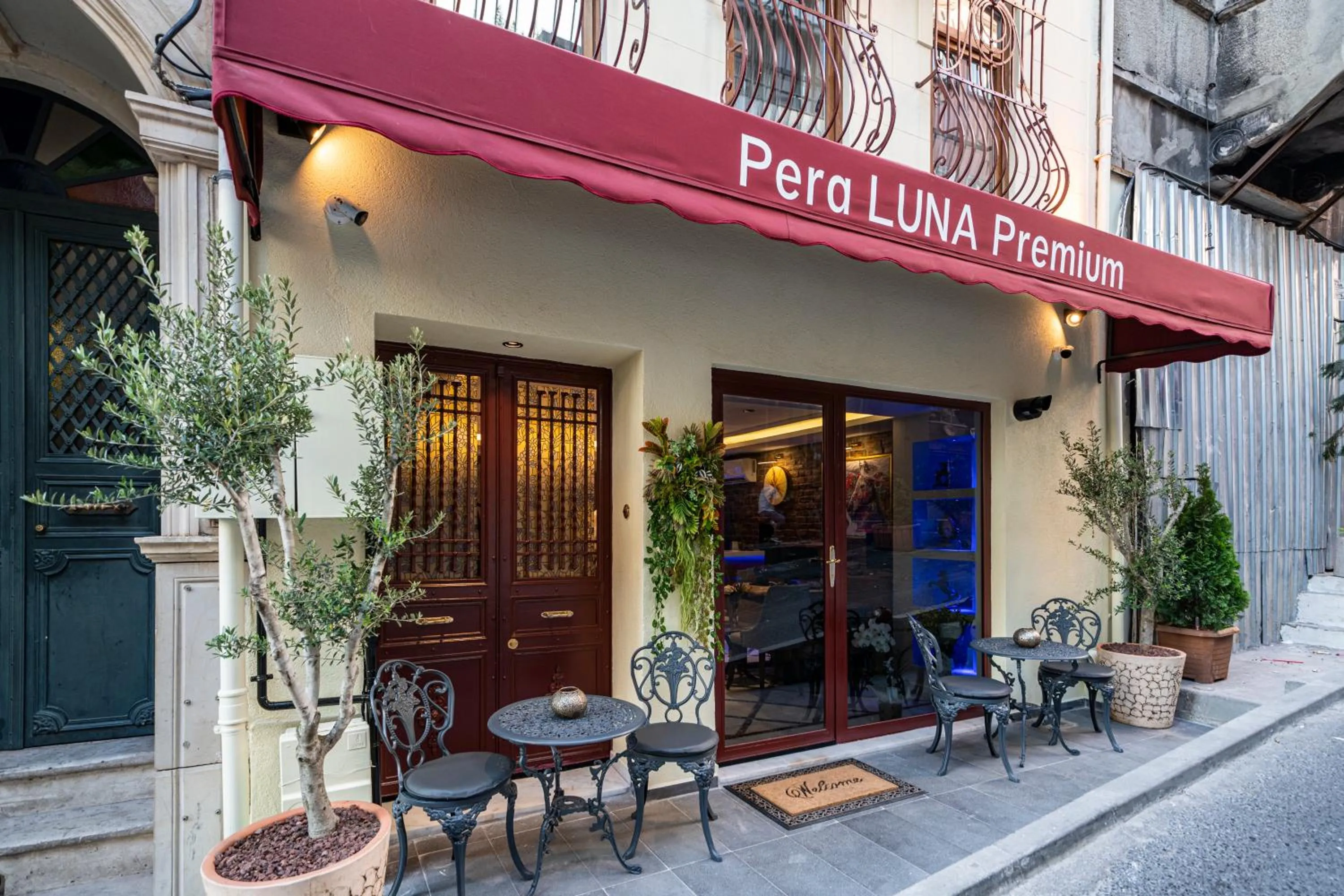 Property building in Pera Luna Premium Hotel