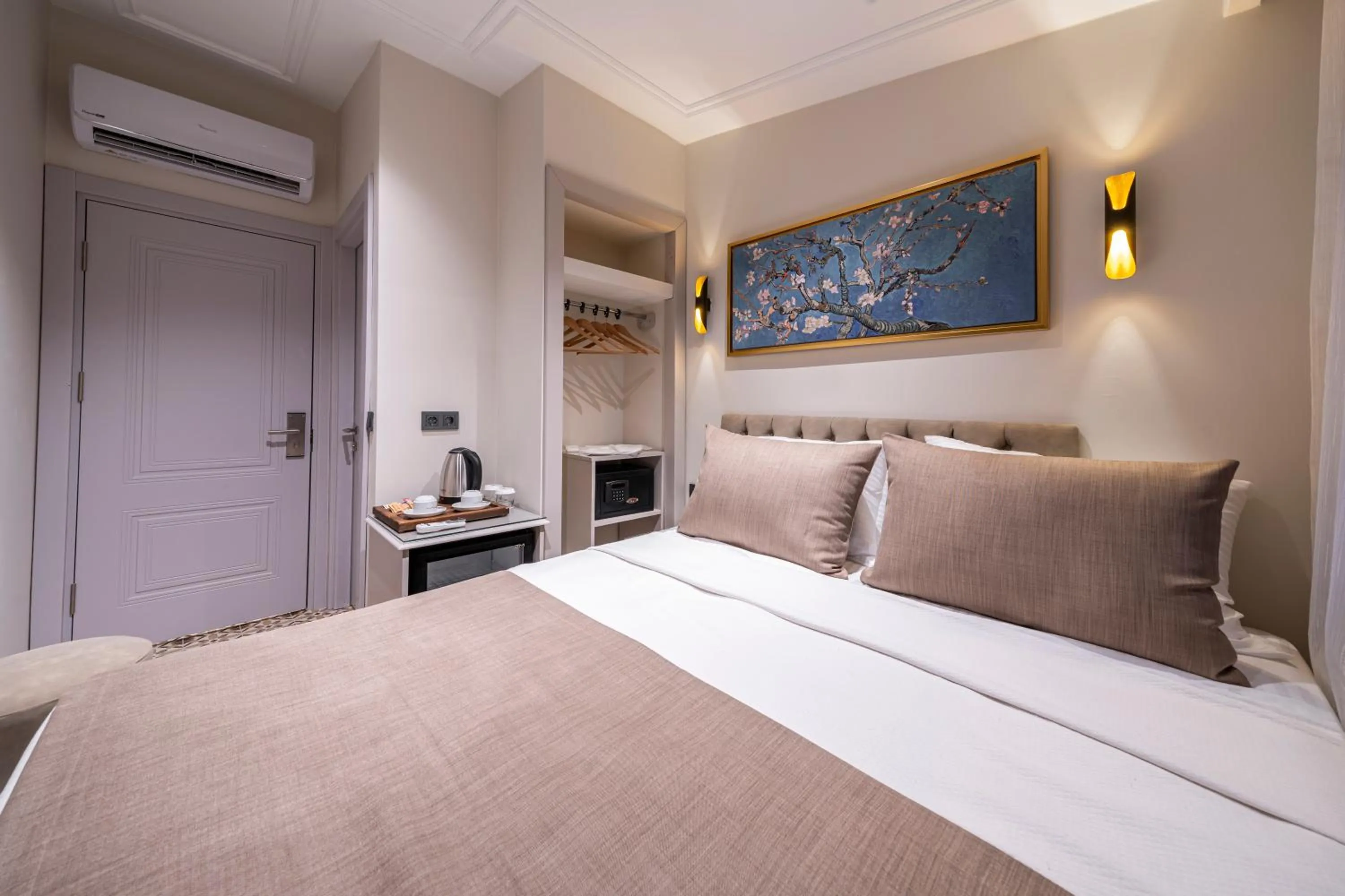 Bed in Pera Luna Premium Hotel