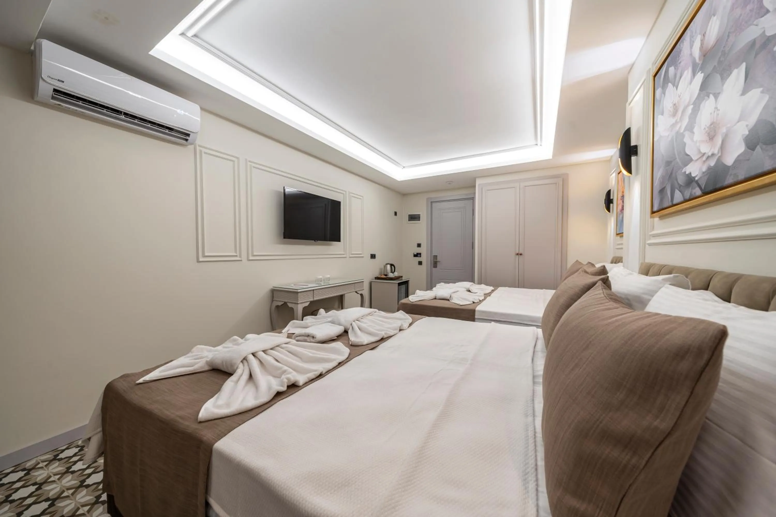 Bed in Pera Luna Premium Hotel