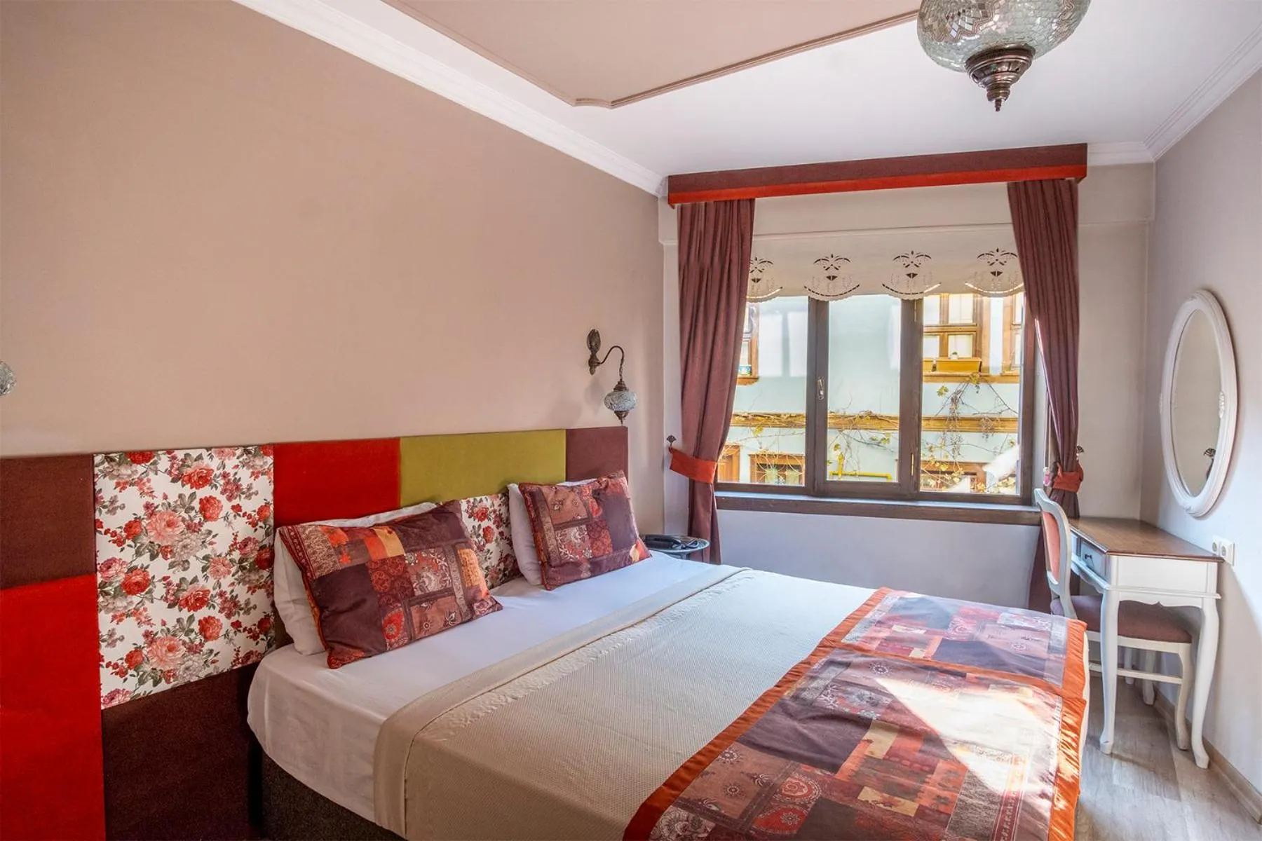 Photo of the whole room, Bed in La Vie Konak Otel