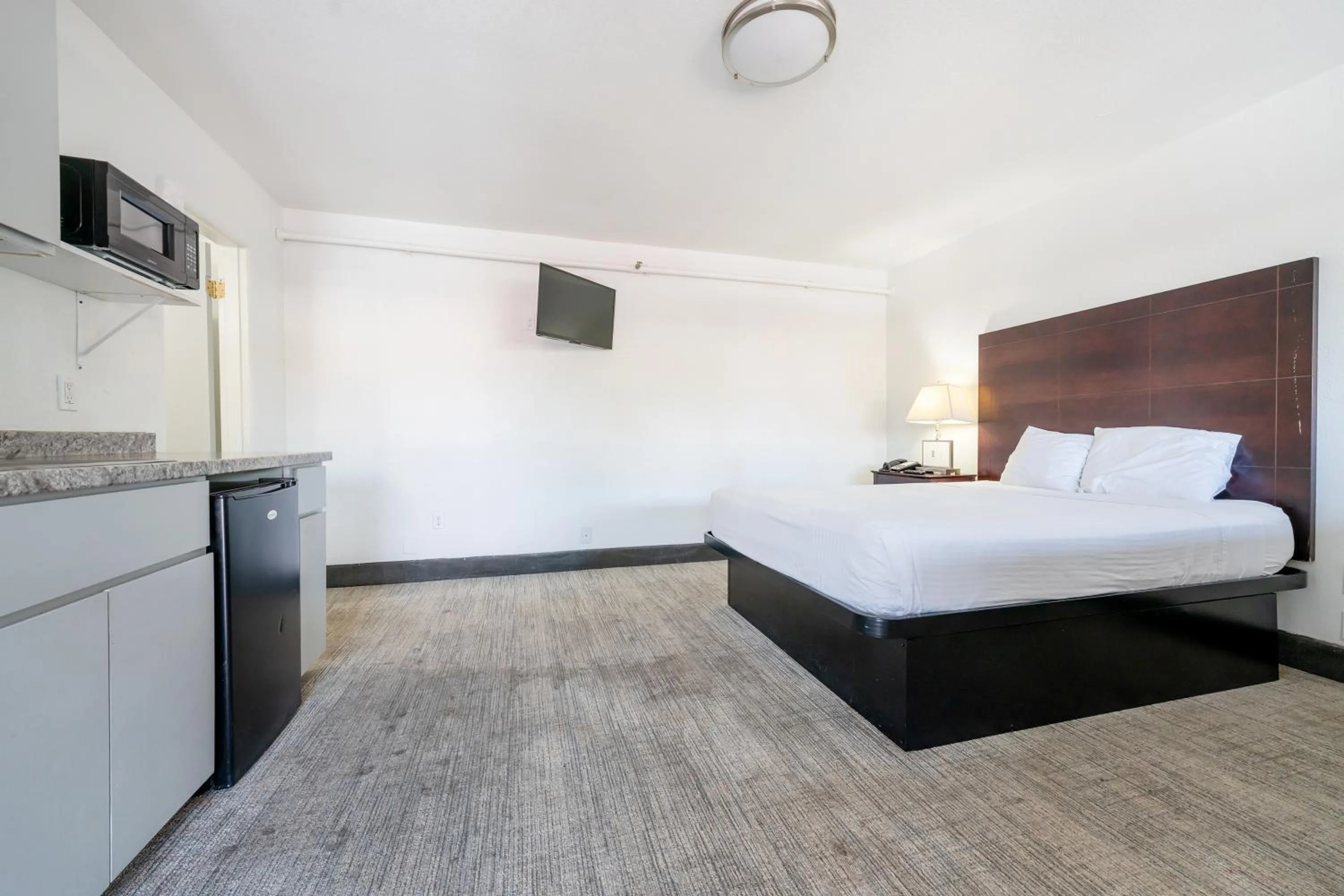 Bedroom, Bed in Banfield Studios By OYO Portland OR