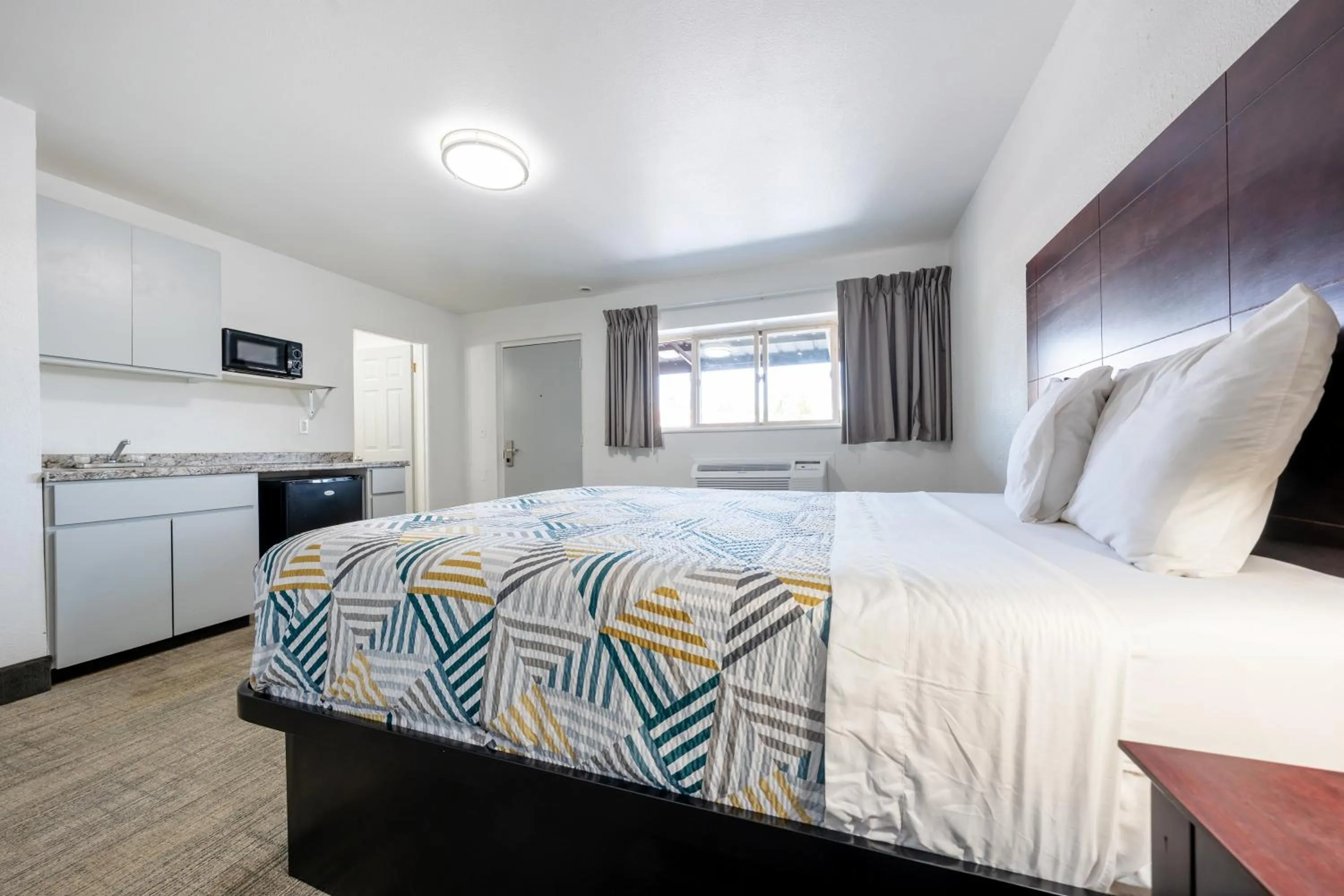 Bedroom, Bed in Banfield Studios By OYO Portland OR