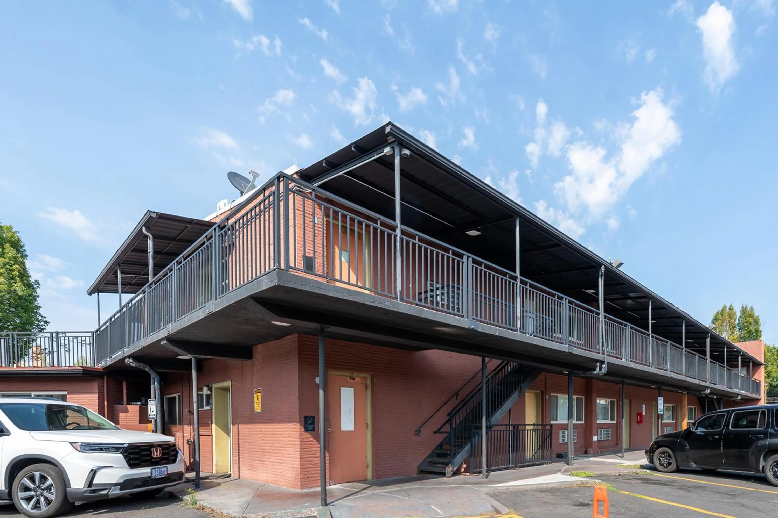 Parking in Banfield Studios By OYO Portland OR