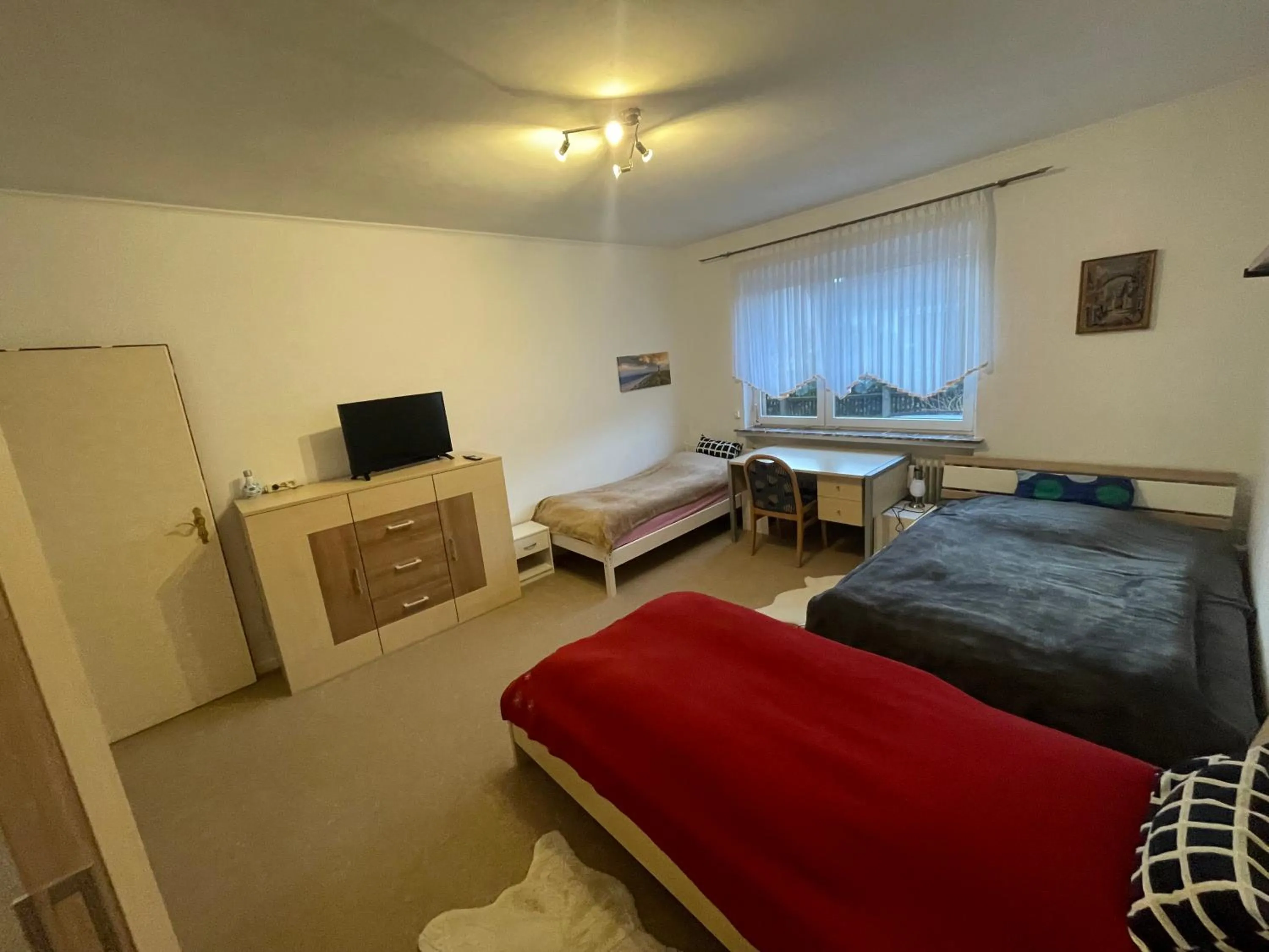 Bed in RobinsHomes-Weddel