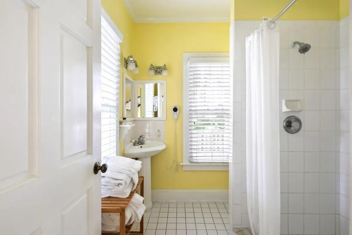 Classic King Balcony at the James House