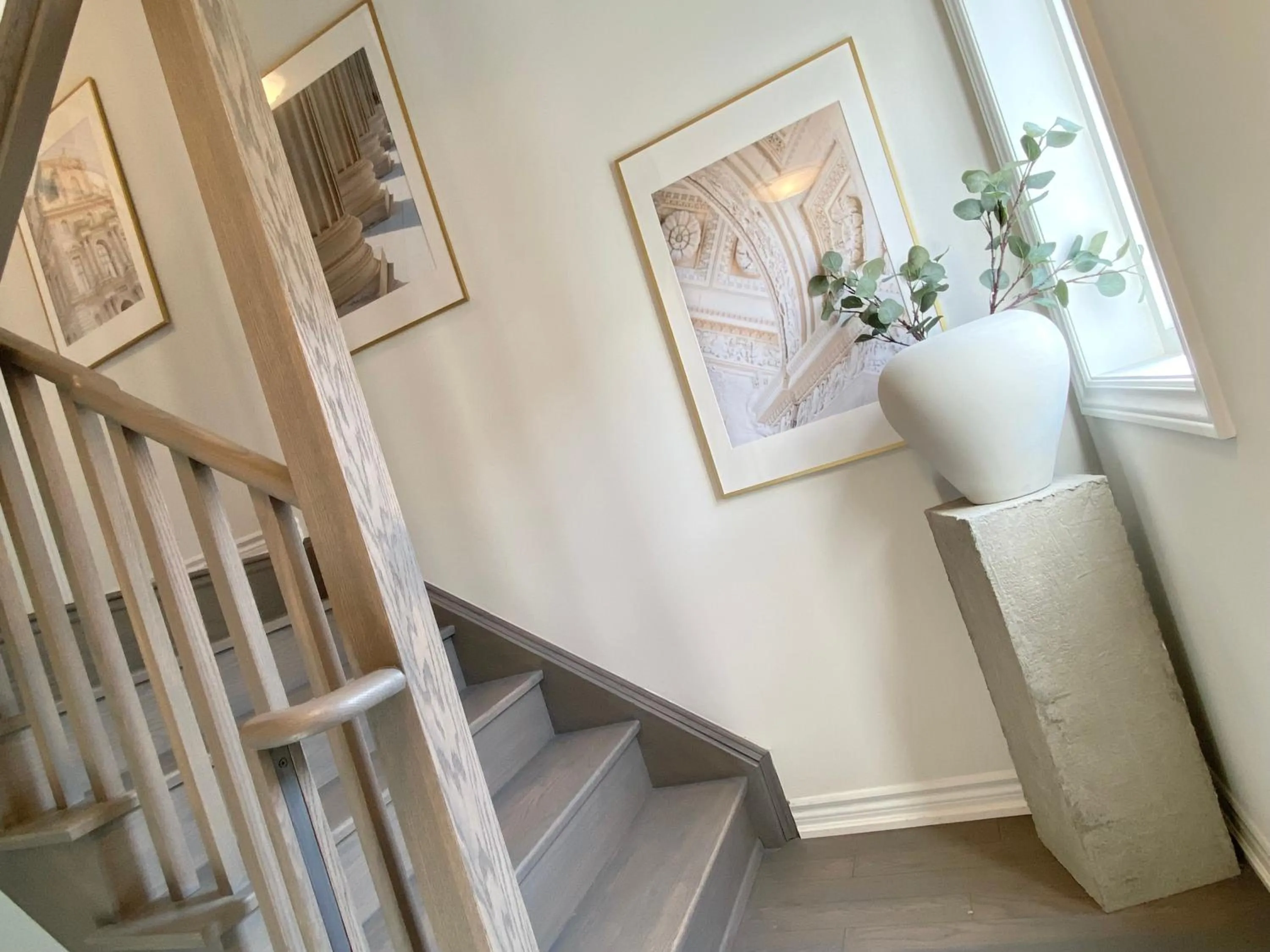 Modern and Bright Luxury Home Centrally Located in Toronto’s GTA