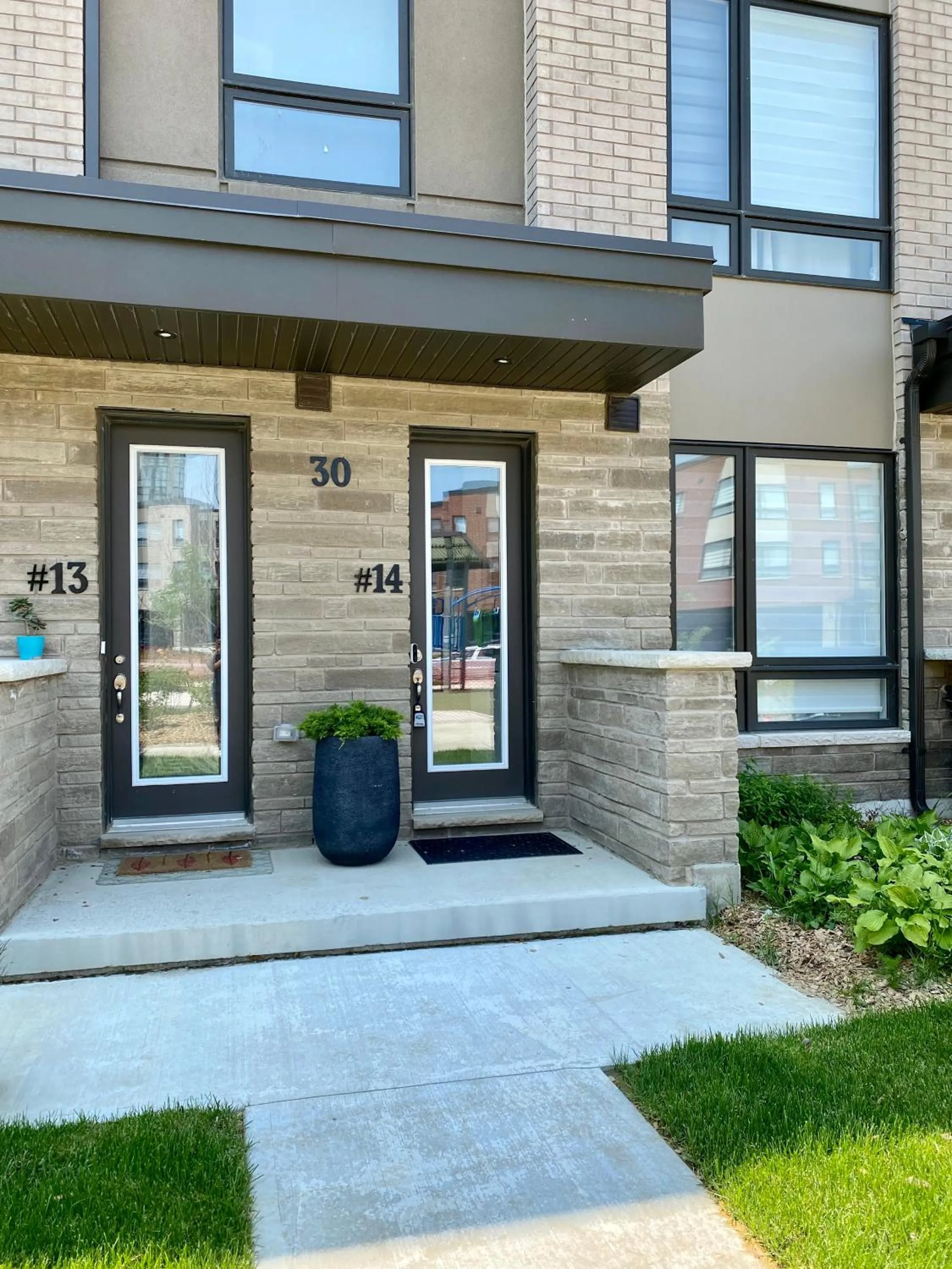 Modern and Bright Luxury Home Centrally Located in Toronto’s GTA