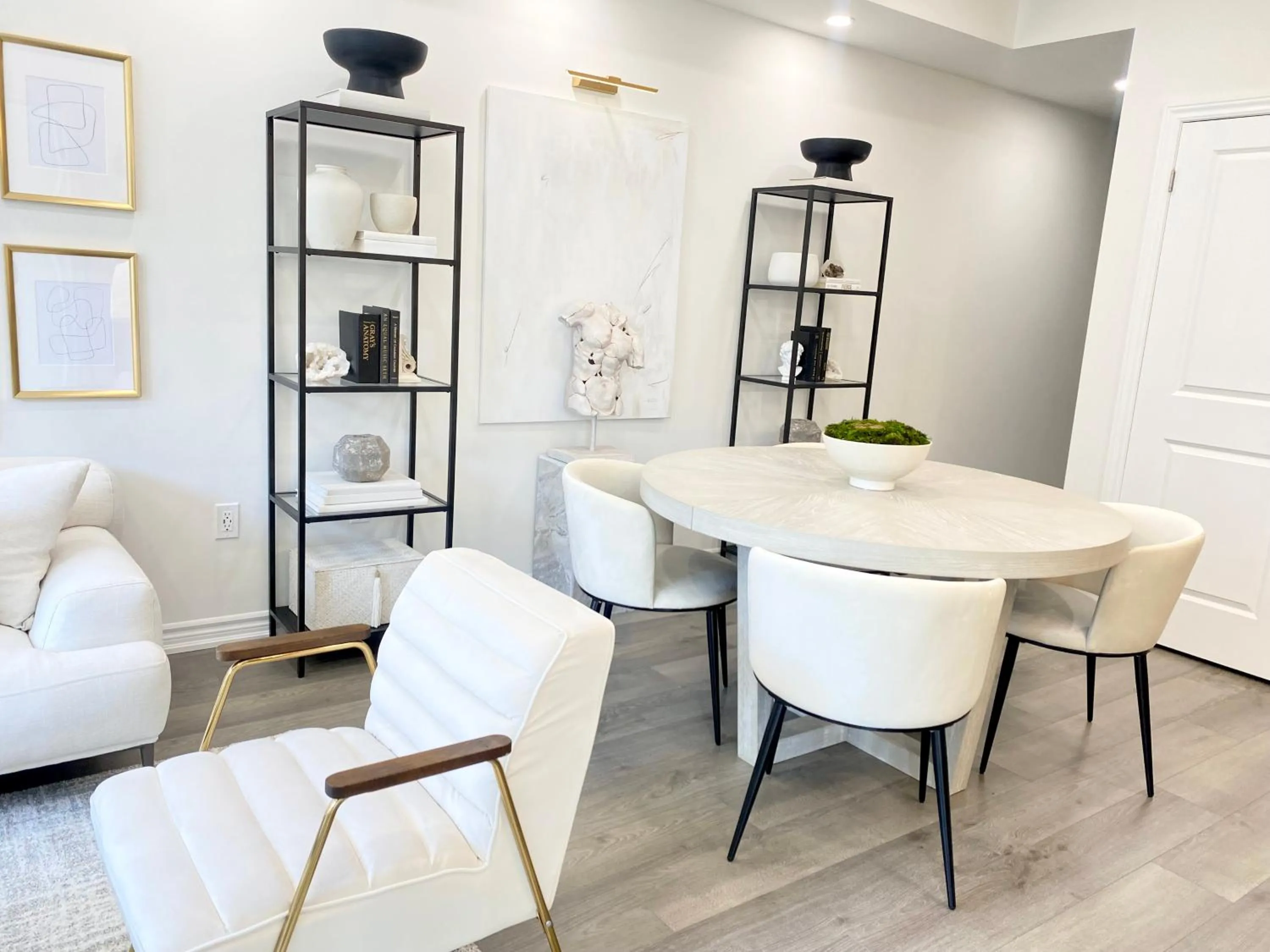 Modern and Bright Luxury Home Centrally Located in Toronto’s GTA