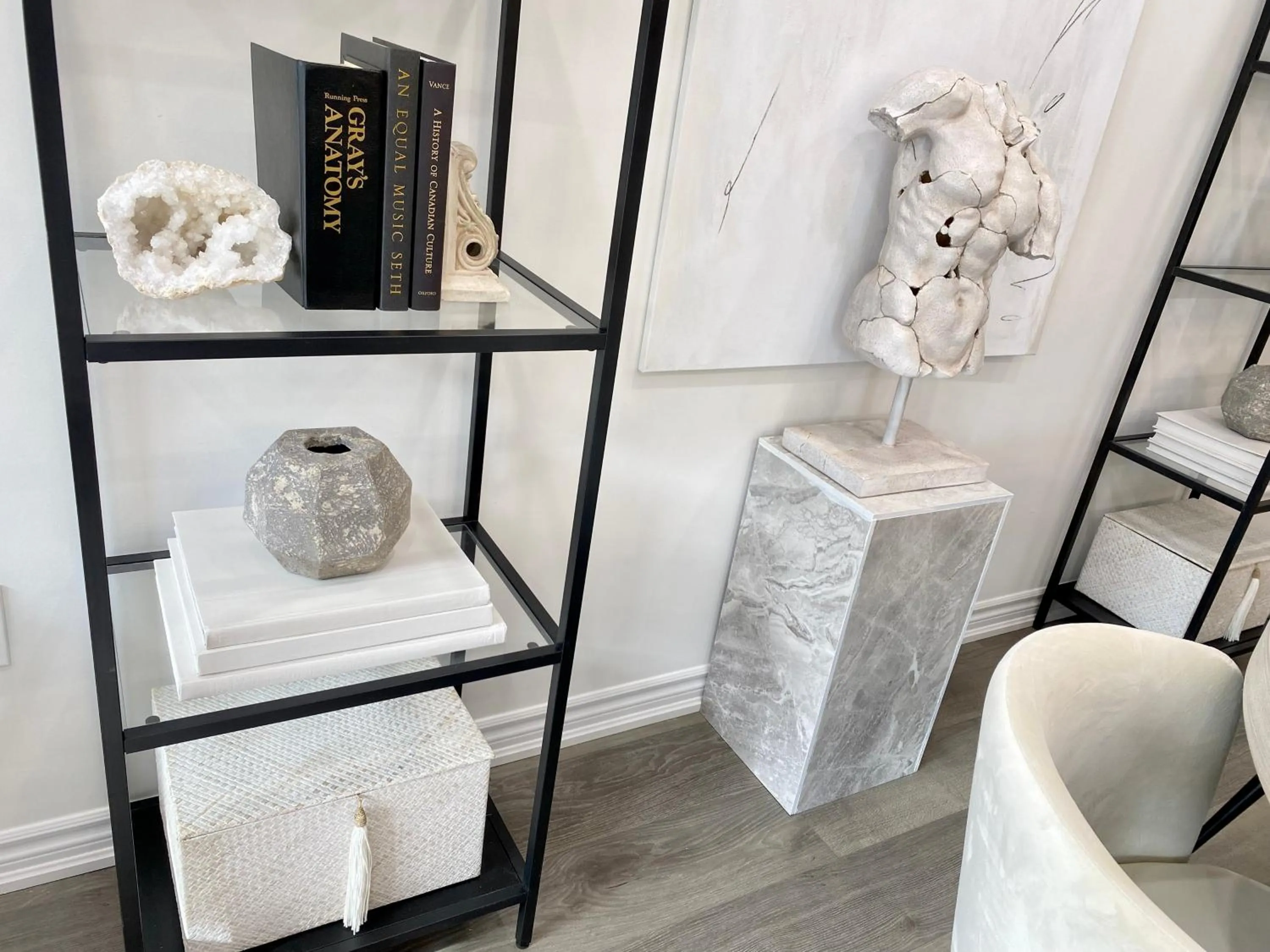 Modern and Bright Luxury Home Centrally Located in Toronto’s GTA