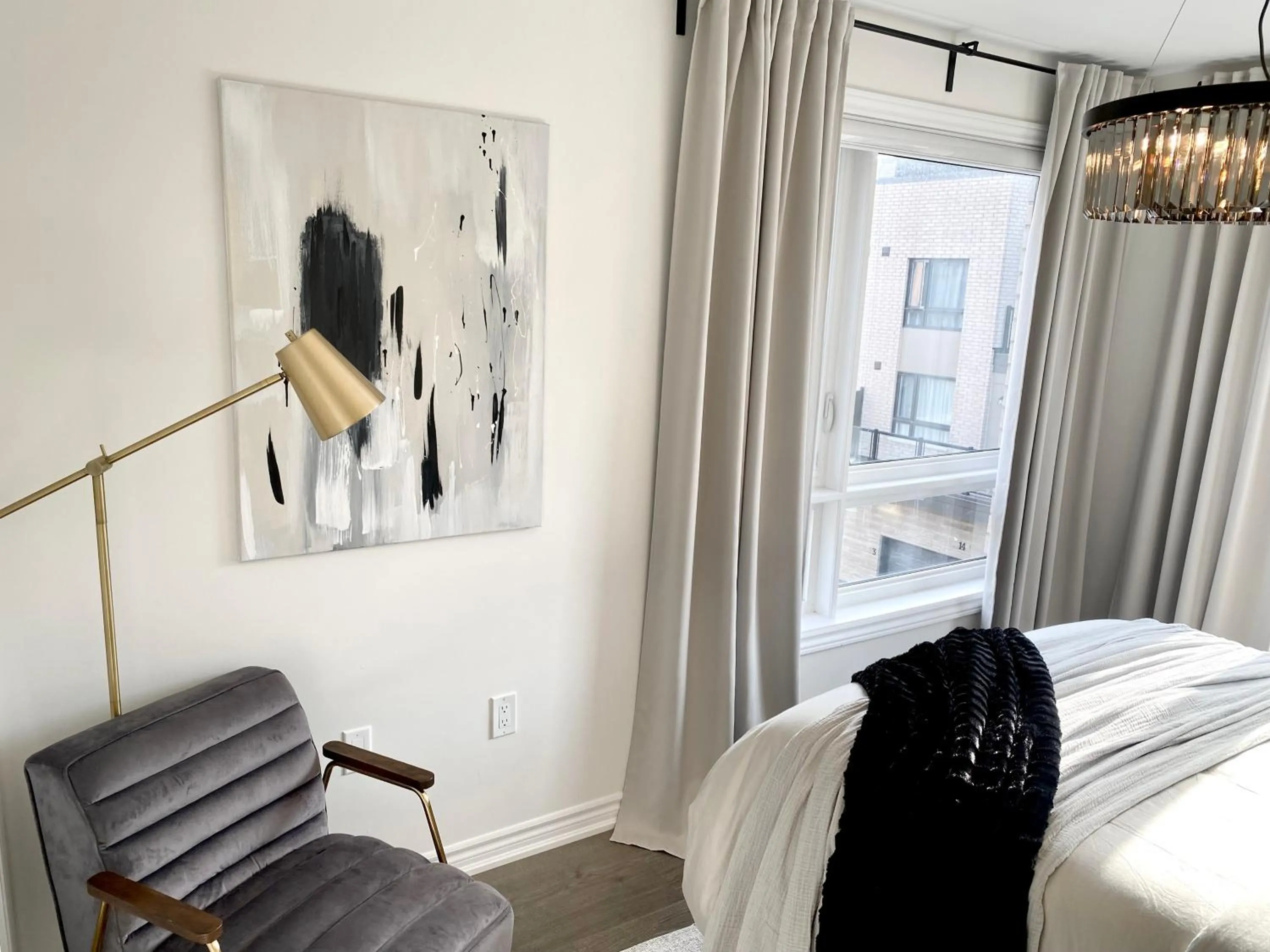 Modern and Bright Luxury Home Centrally Located in Toronto’s GTA