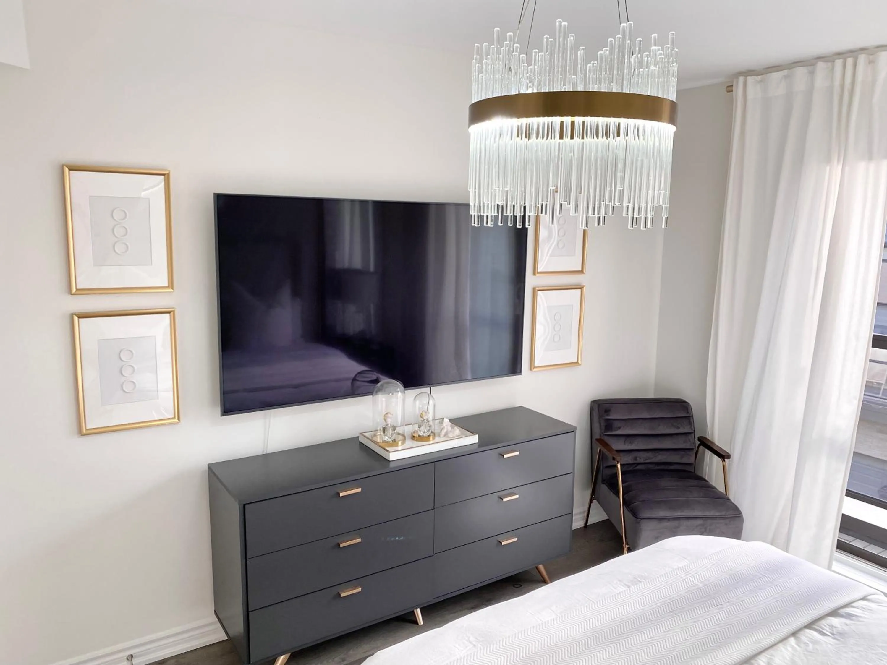 Bedroom in Modern and Bright Luxury Home Centrally Located in Toronto’s GTA