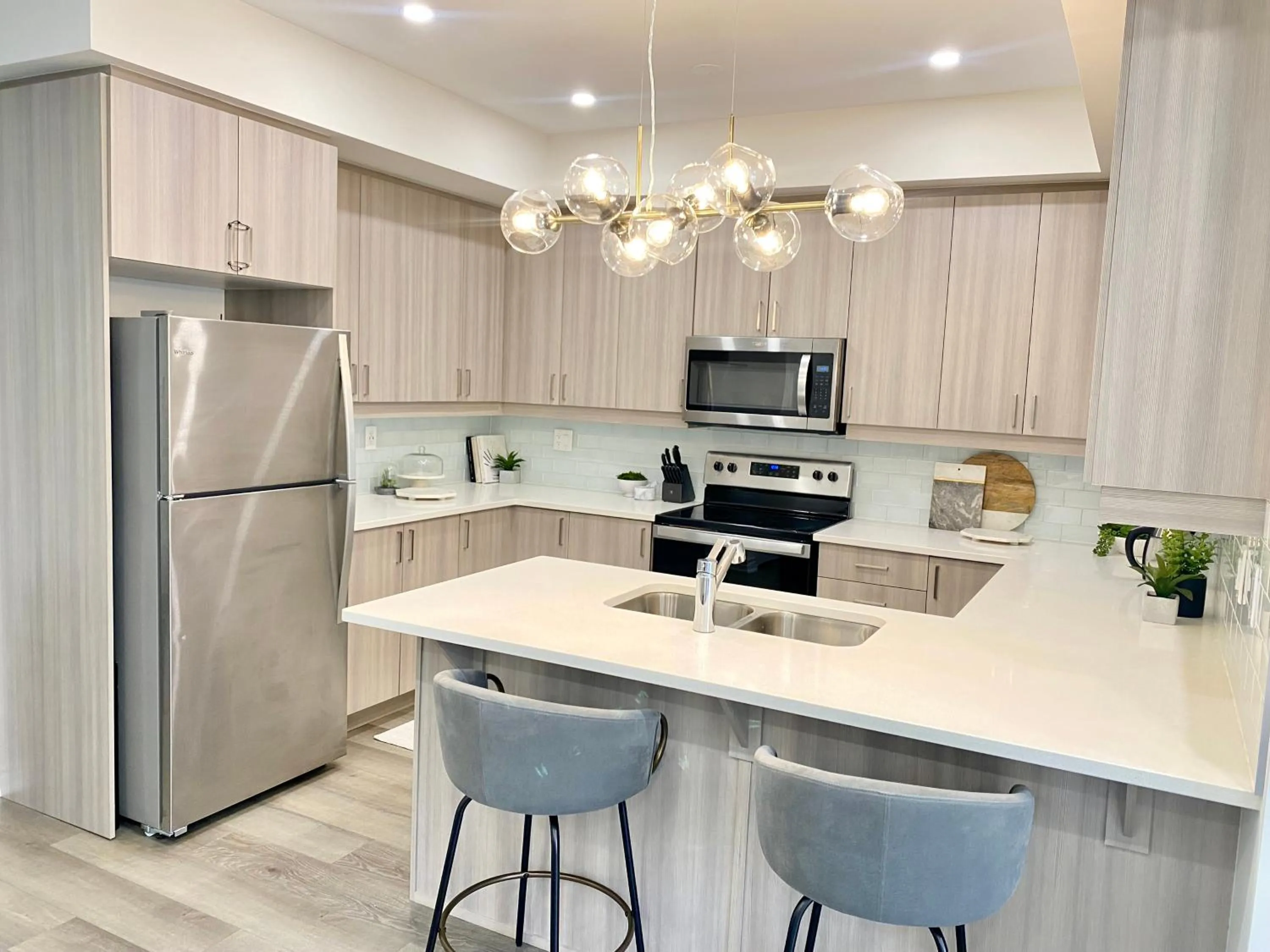 Kitchen or kitchenette in Modern and Bright Luxury Home Centrally Located in Toronto’s GTA