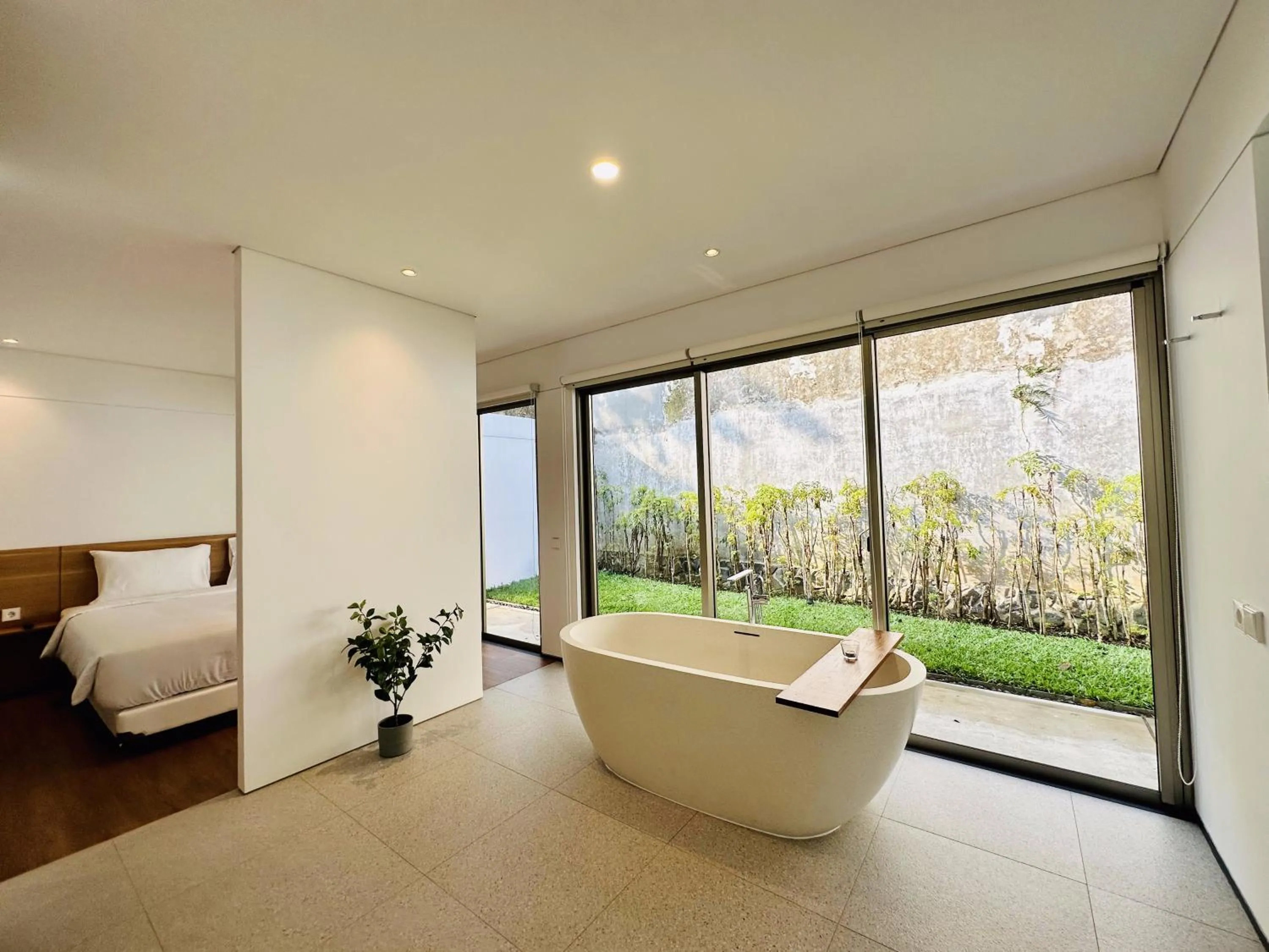 Bath, Bed in Bungalow Homes