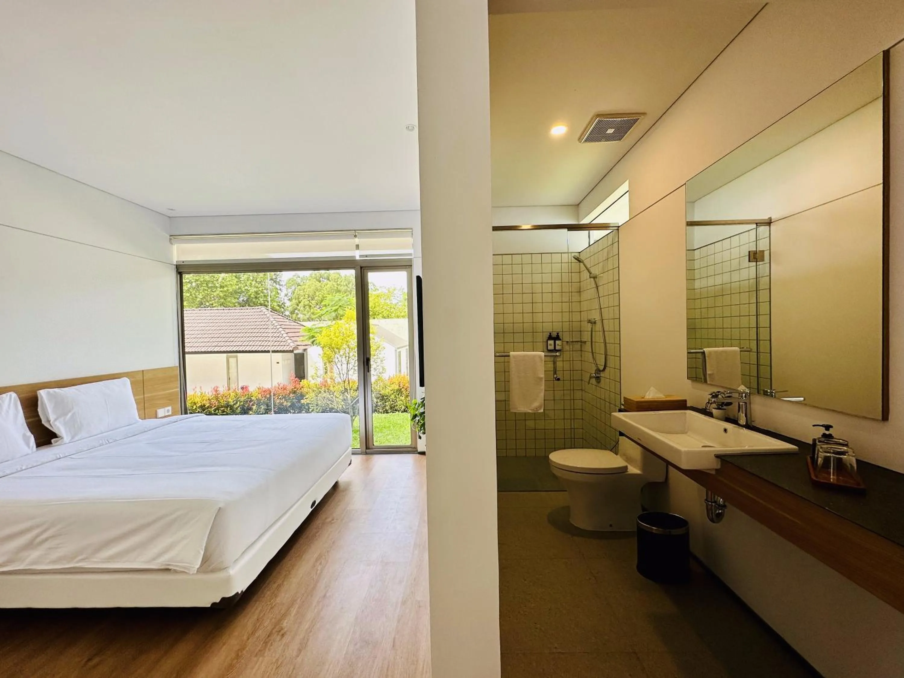 Photo of the whole room, Bed in Bungalow Homes