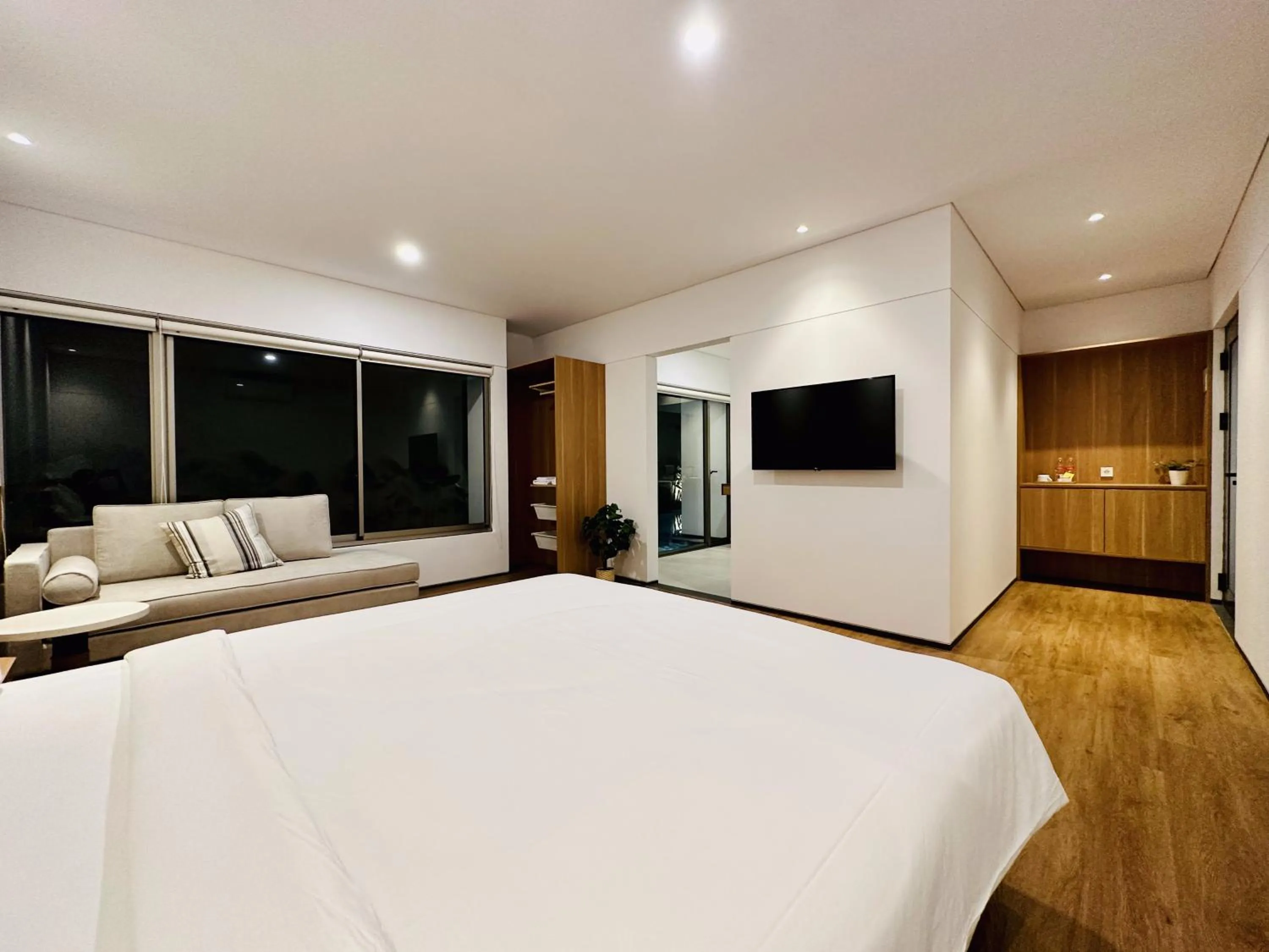 Photo of the whole room, Bed in Bungalow Homes