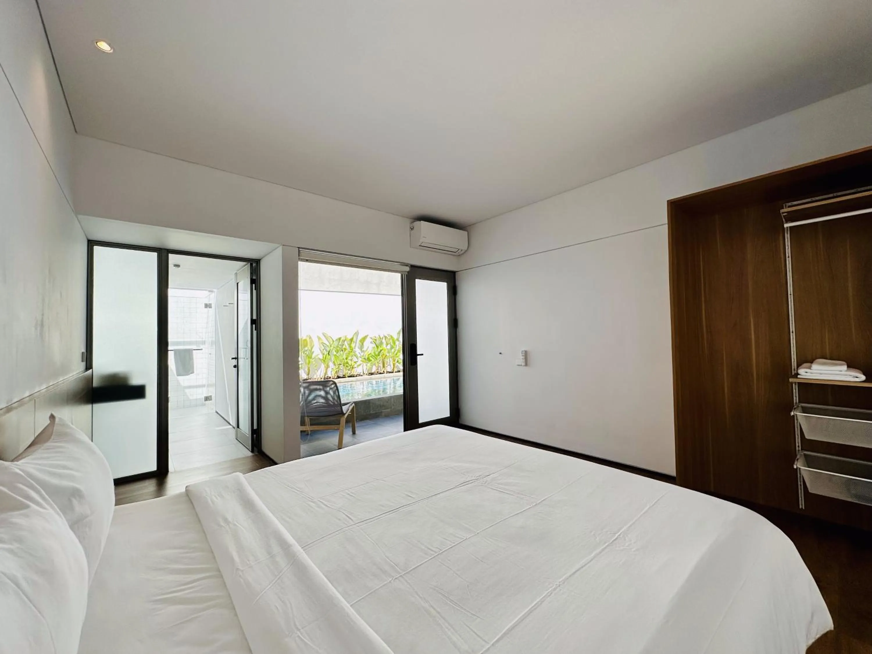 Bed in Bungalow Homes