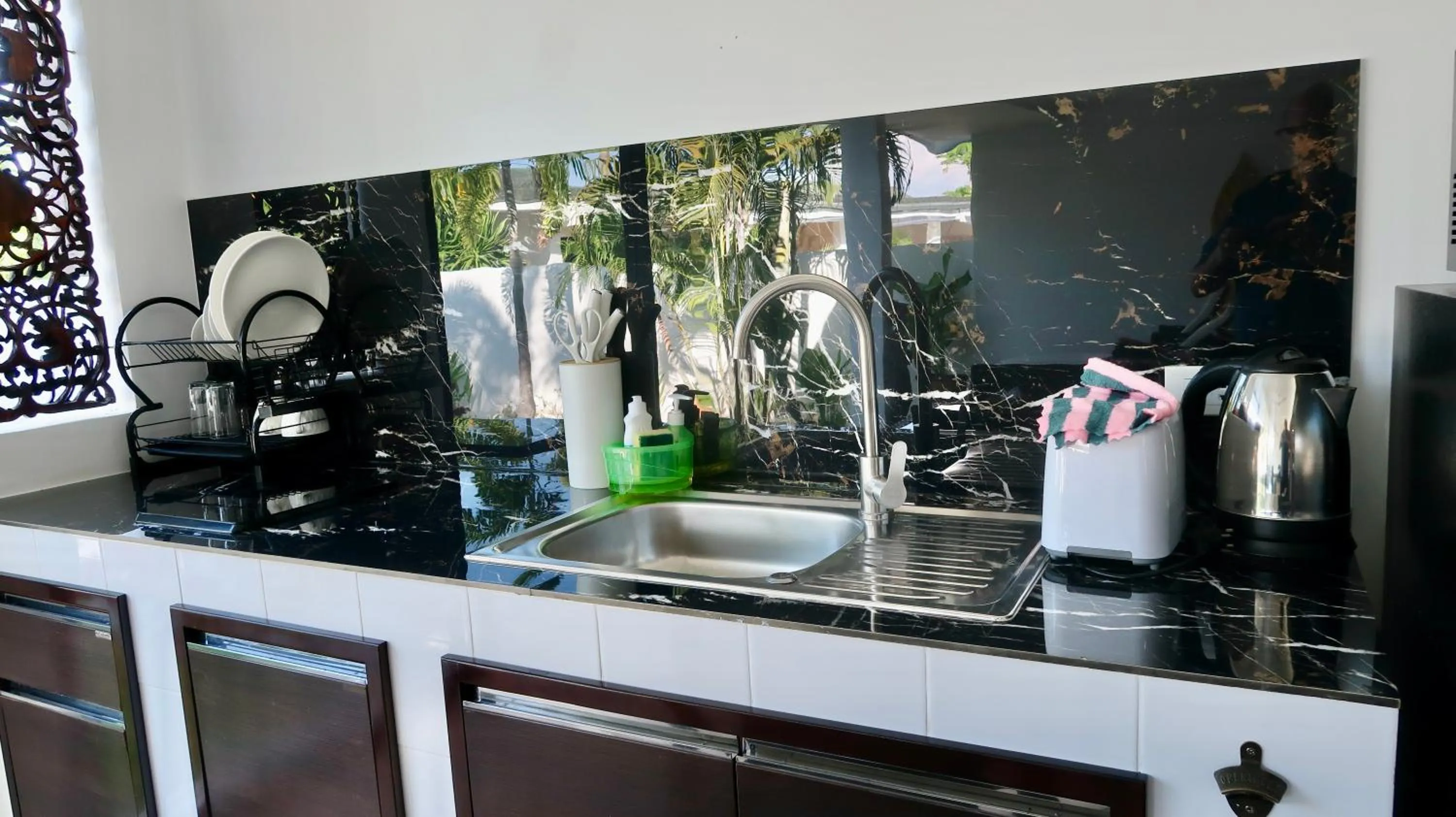 Coffee/tea facilities in Jasmine Village