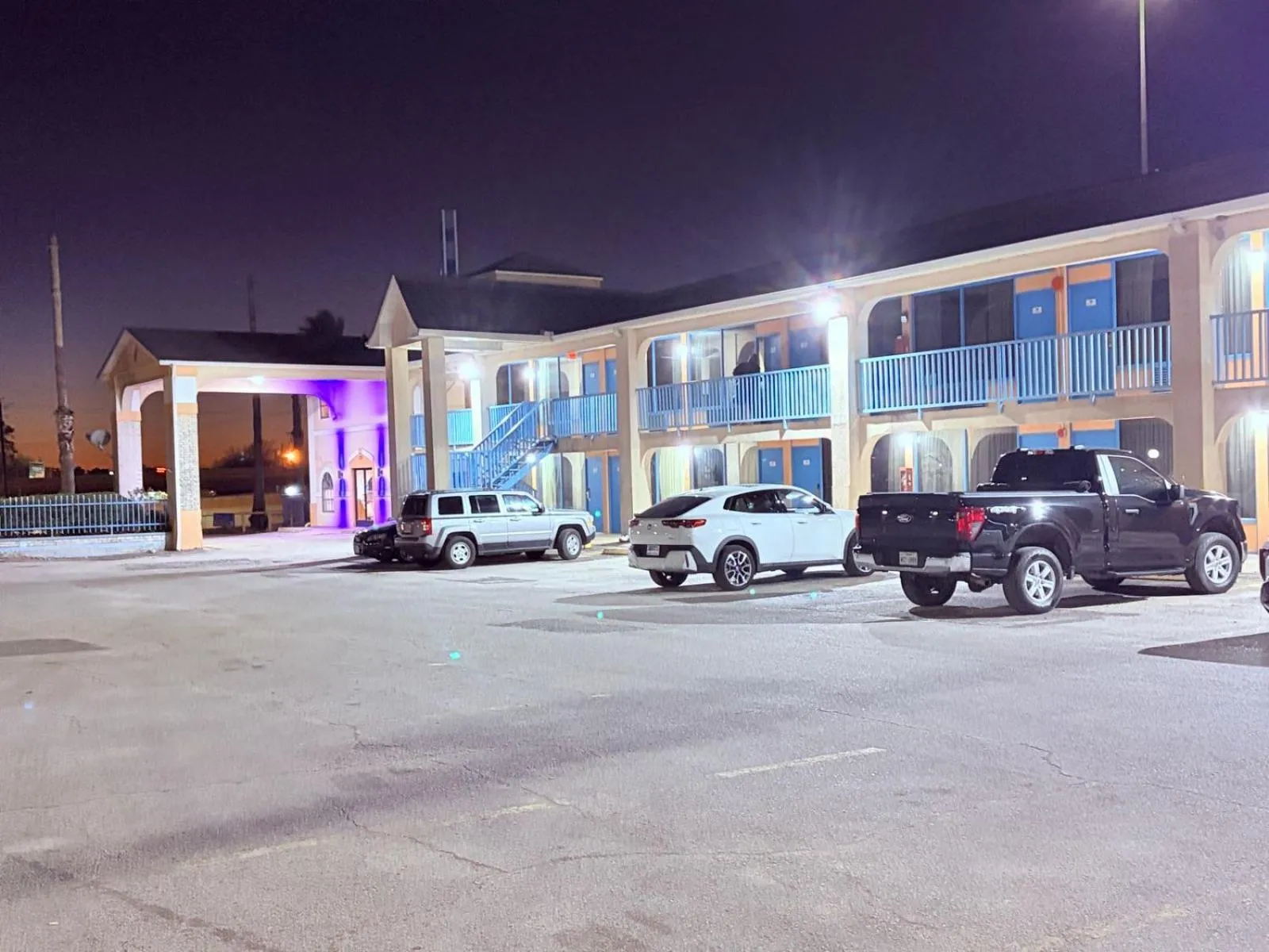 Parking in Executive Inn & Suites Lufkin US 59