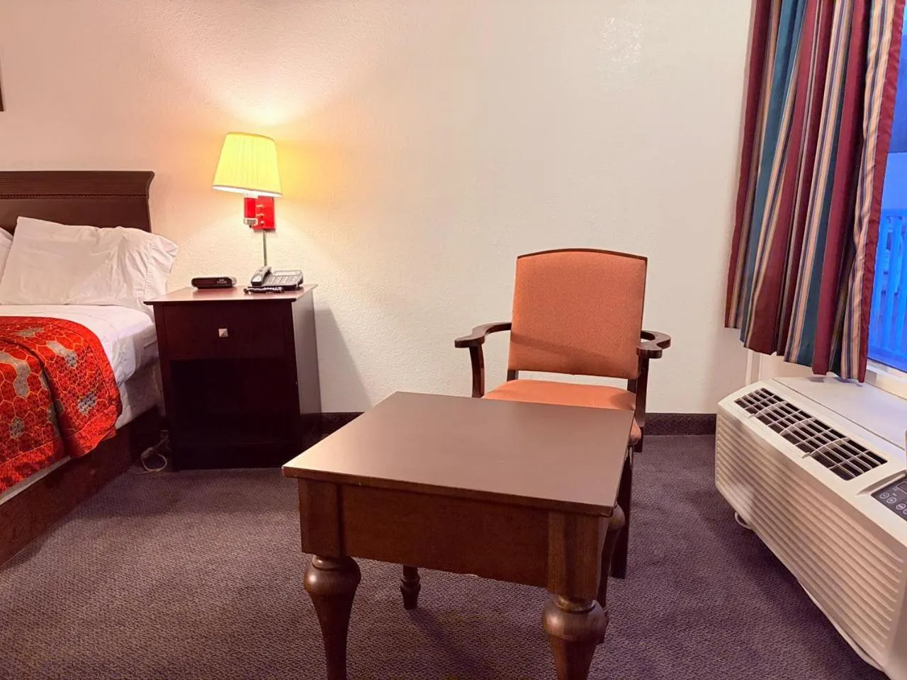 Bedroom, Bed in Executive Inn & Suites Lufkin US 59