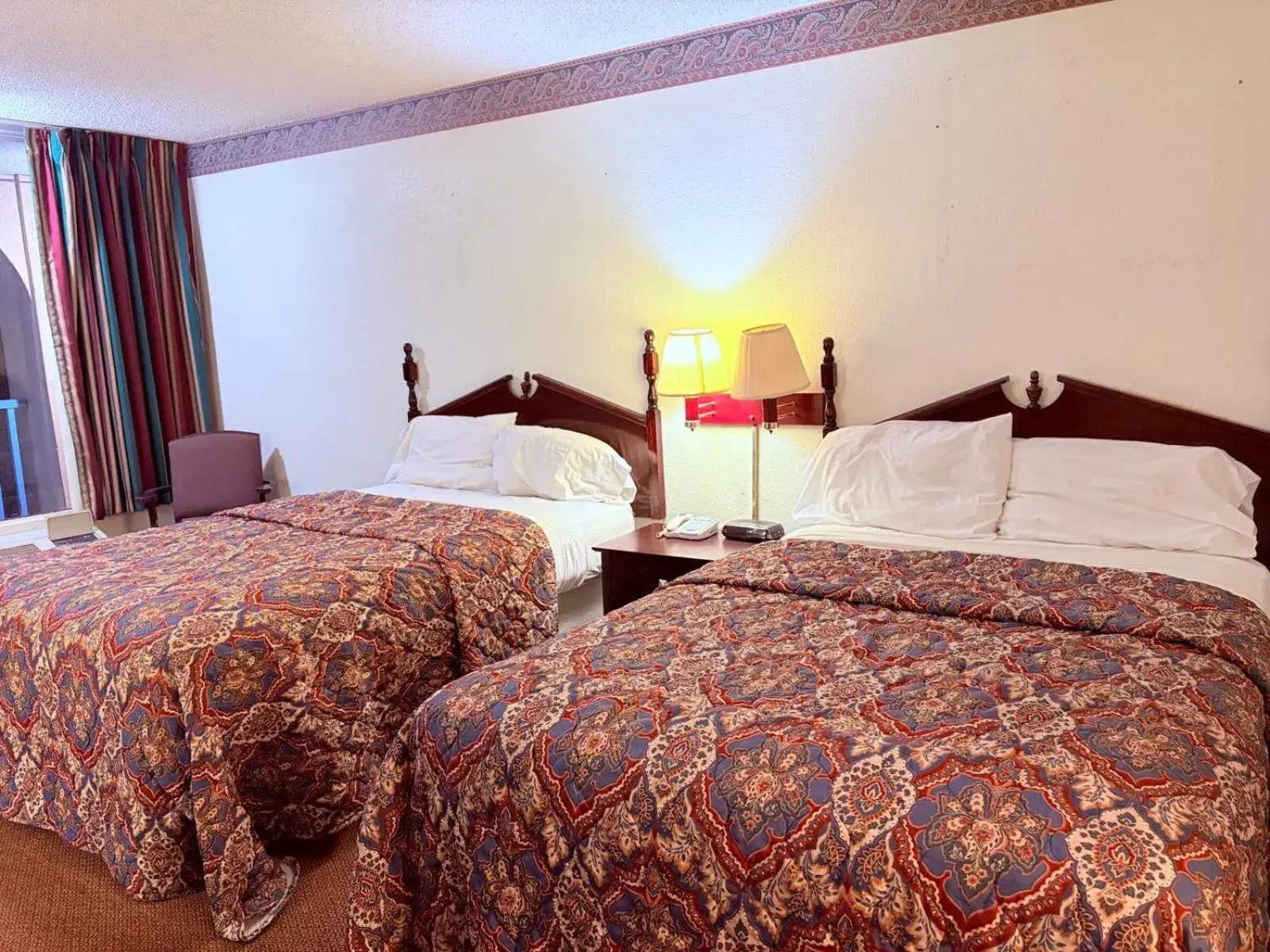 2 Queen Beds Non-Smoking in Executive Inn & Suites Lufkin US 59 2 Queen Beds Non-Smoking in Executive Inn & Suites Lufkin US 59