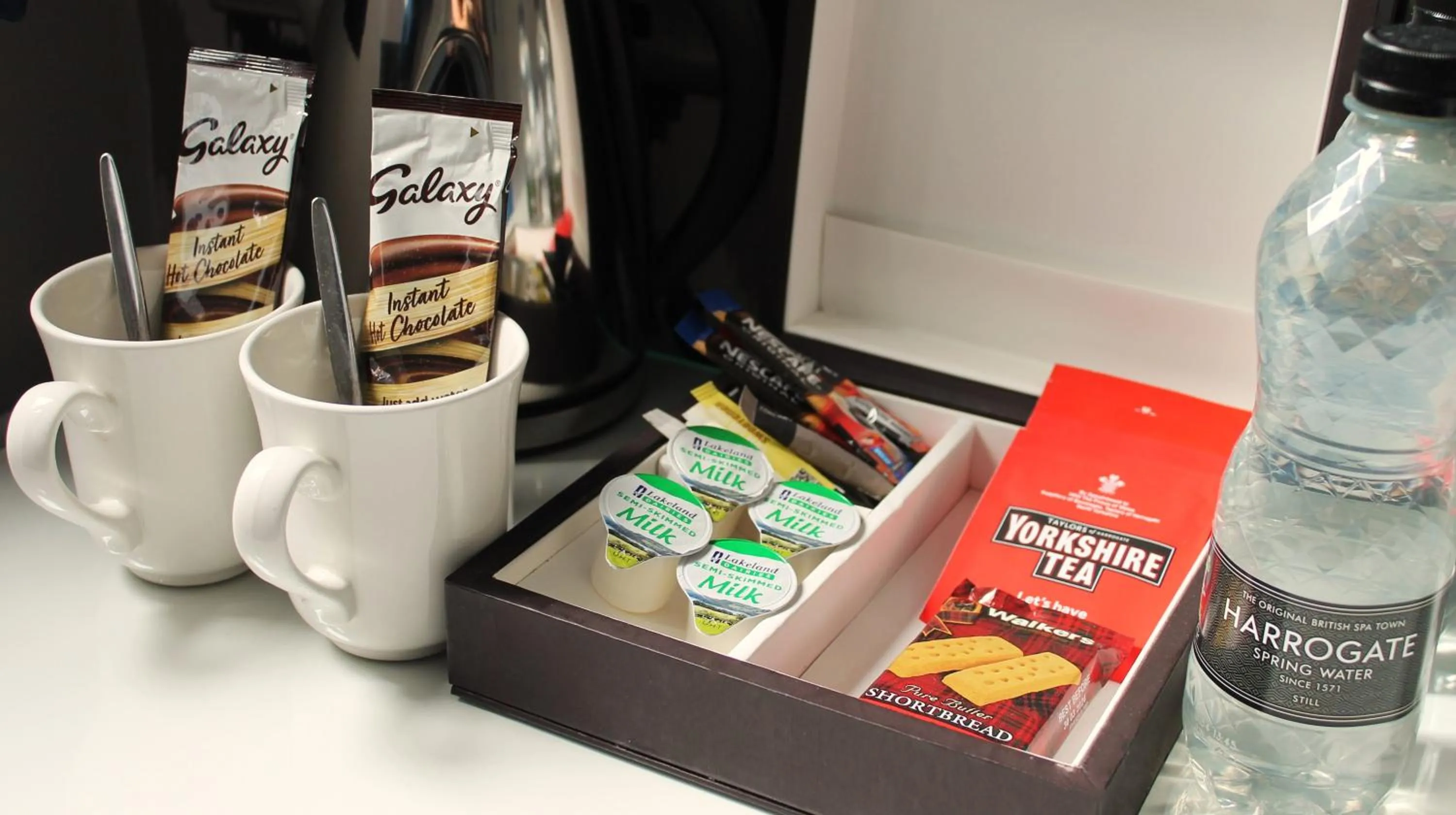 Coffee/tea facilities in Weetwood Hall Estate
