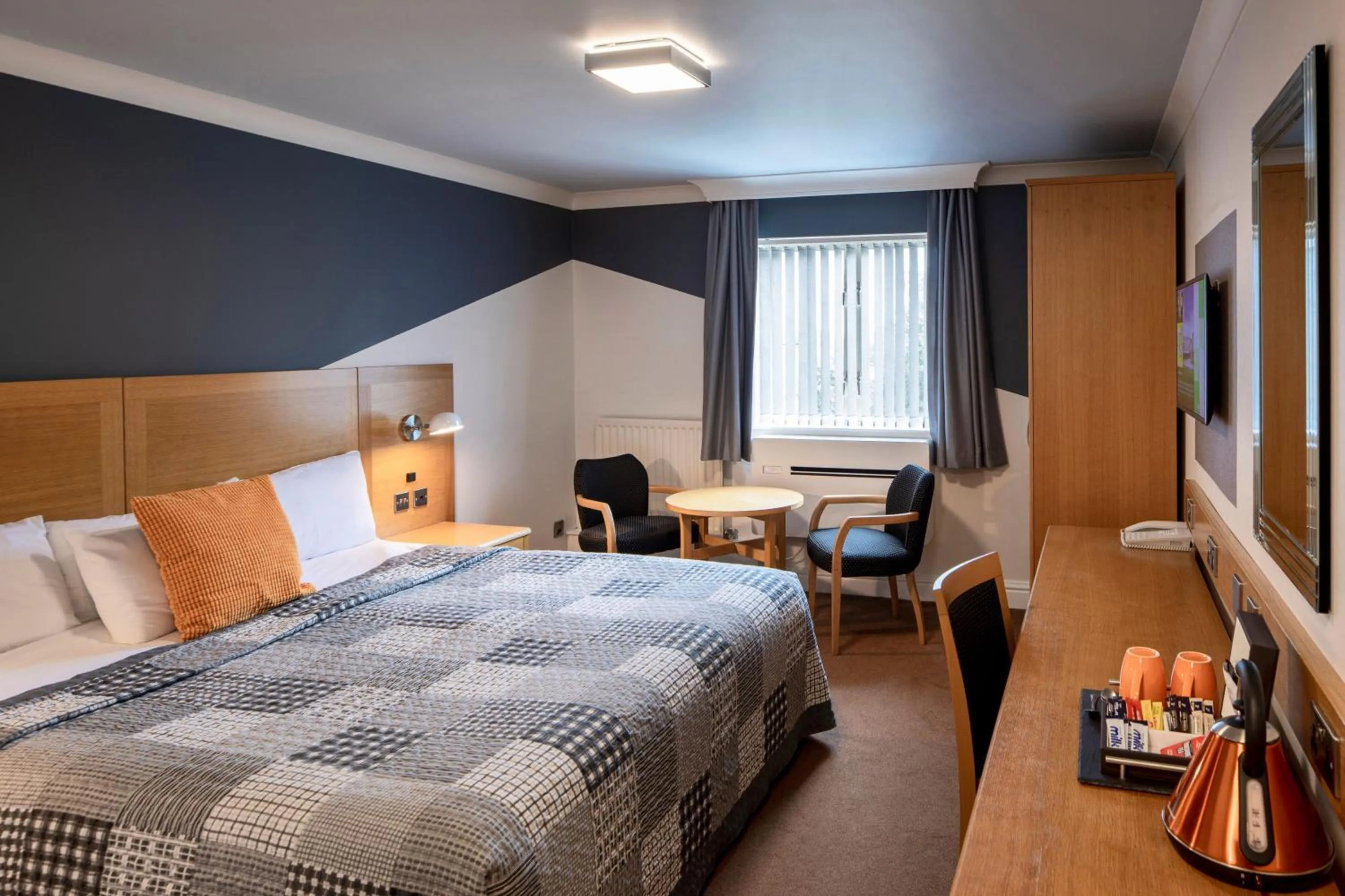 Photo of the whole room, Bed in Weetwood Hall Estate