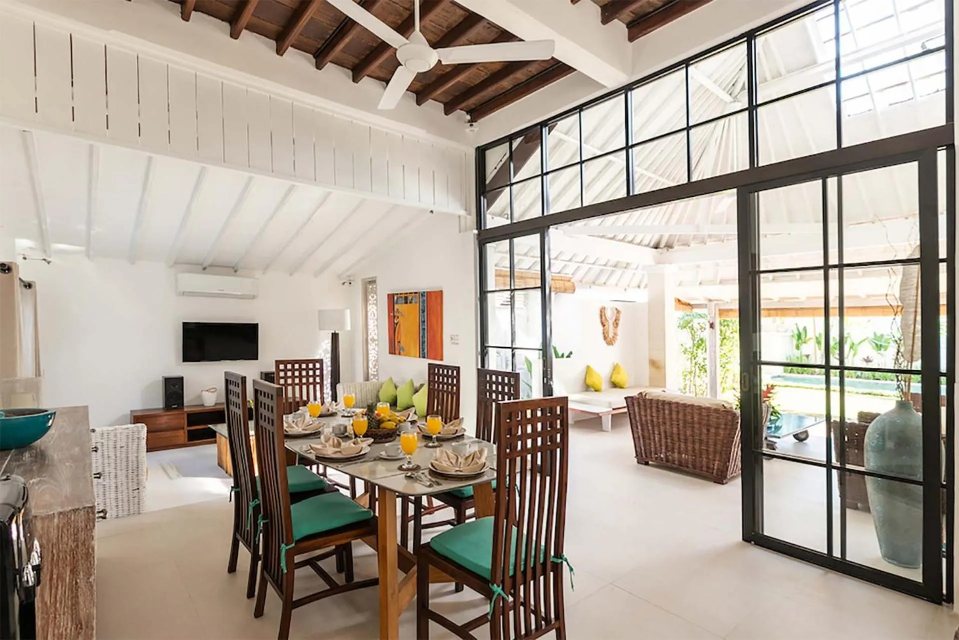 TV and multimedia in Villa Nyama by Optimum Bali Villas