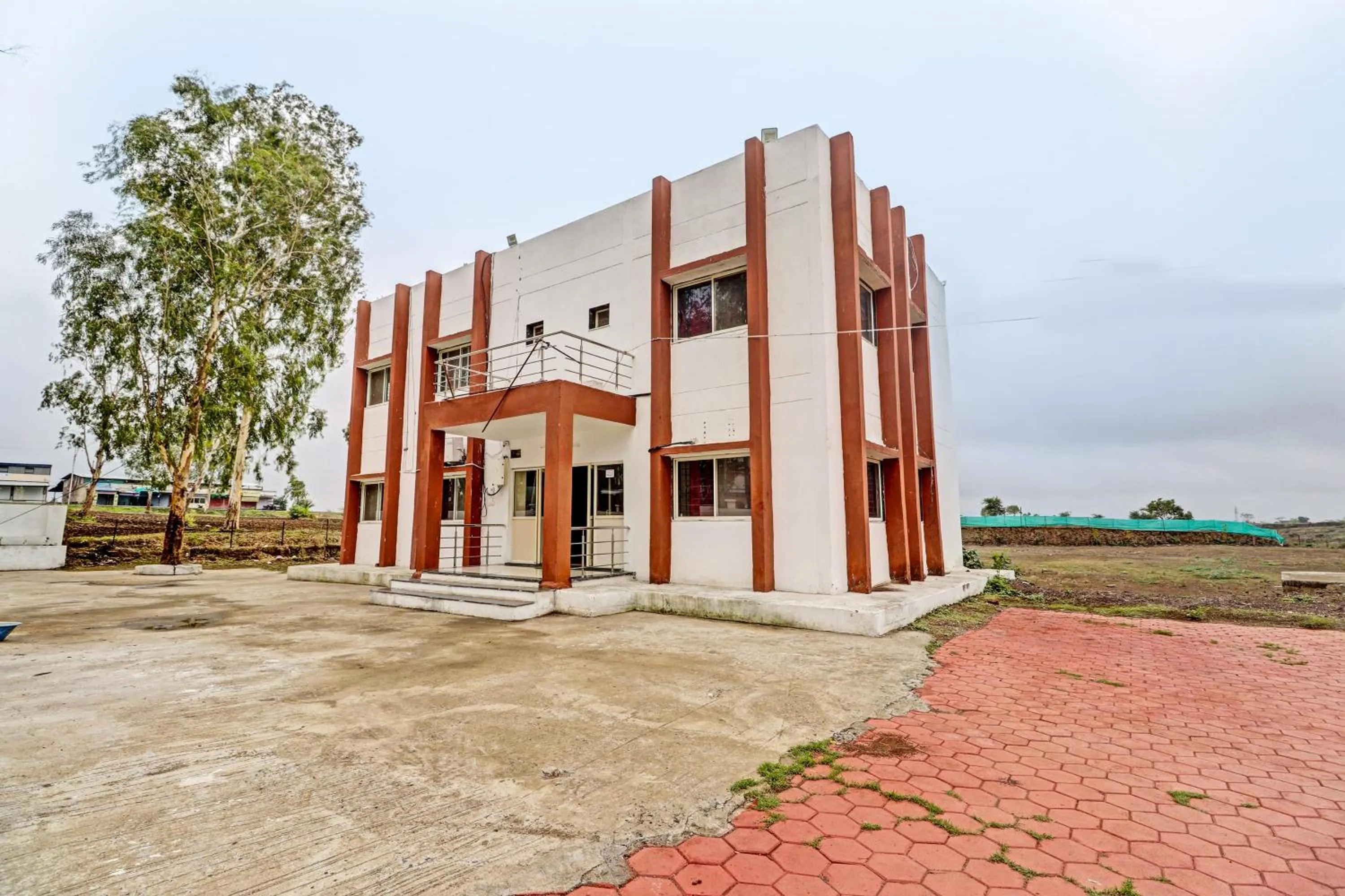 Facade/entrance in Super HOTEL O MIDWAY TREAT DHAR