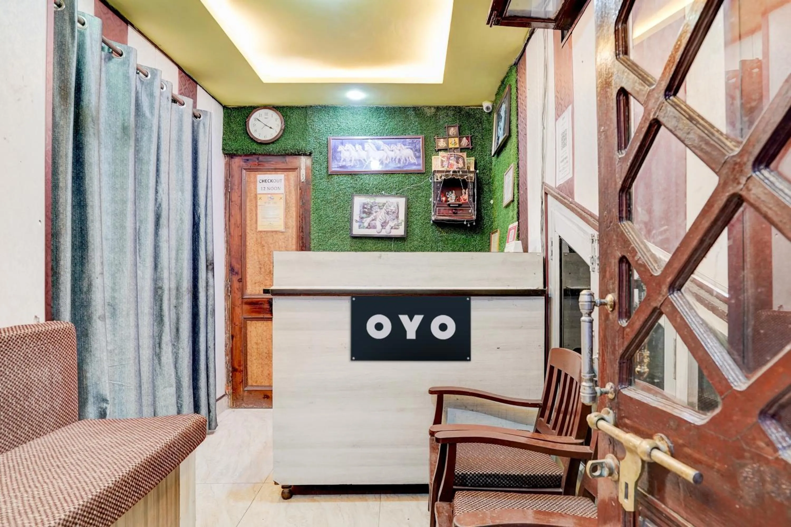 Lobby or reception in Hotel O Basera