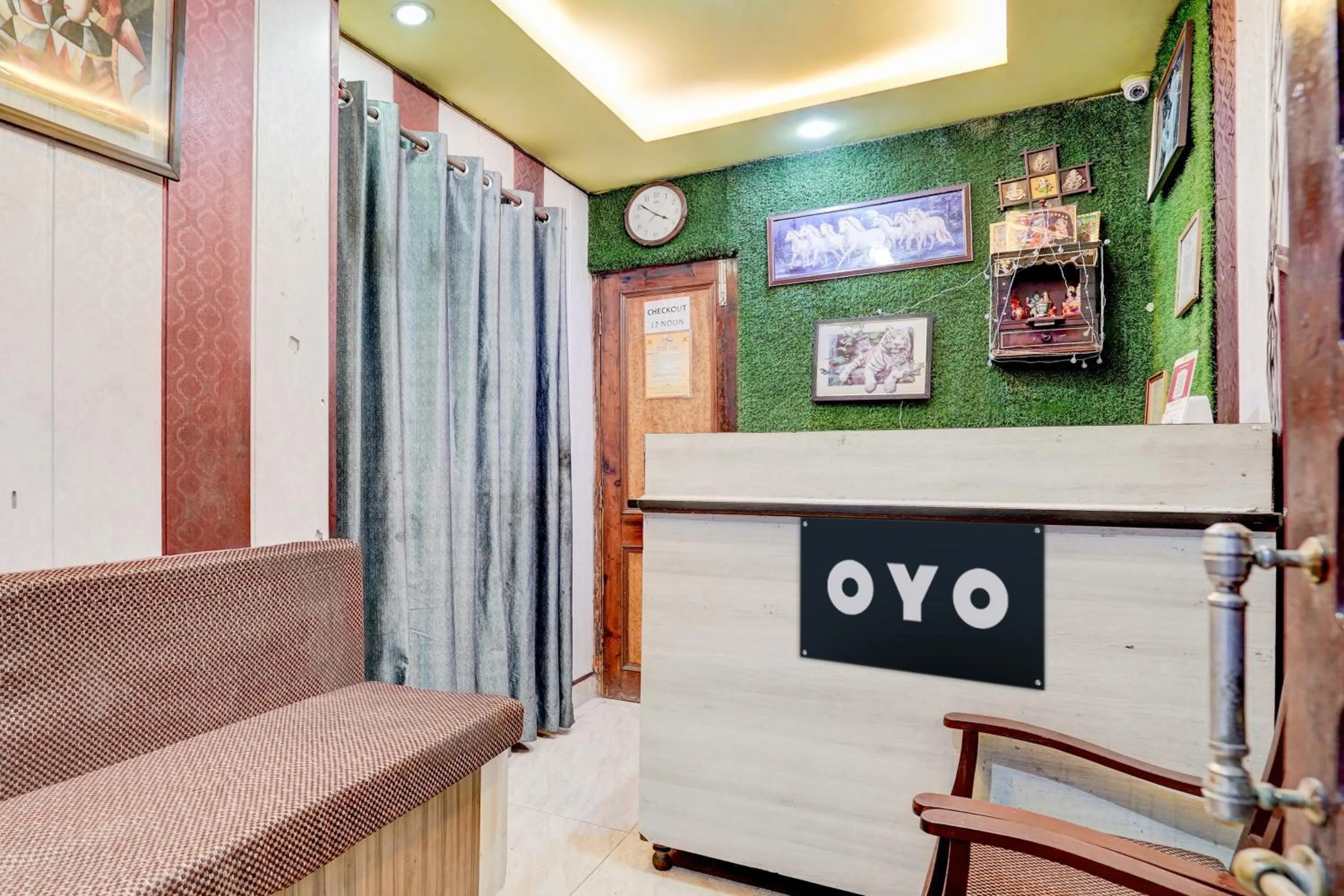 Lobby or reception in Hotel O Basera