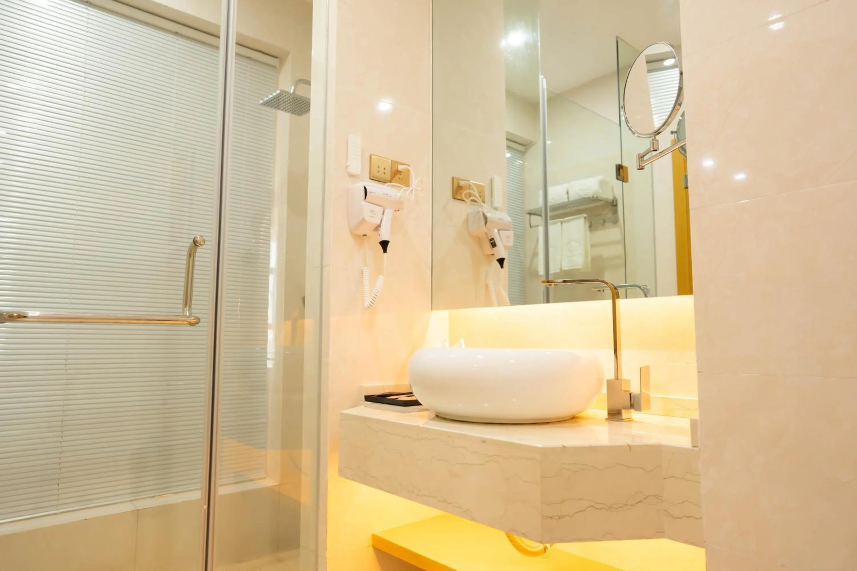 Shower in ST Vegas Hotel