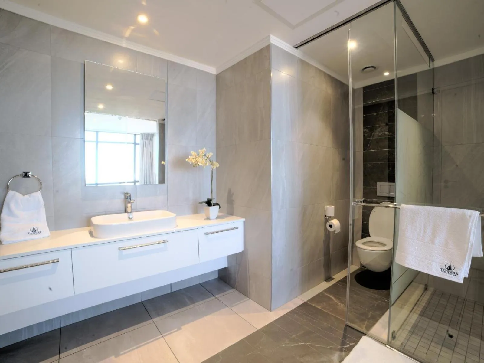 Shower in Masingita Towers Hotel and SPA