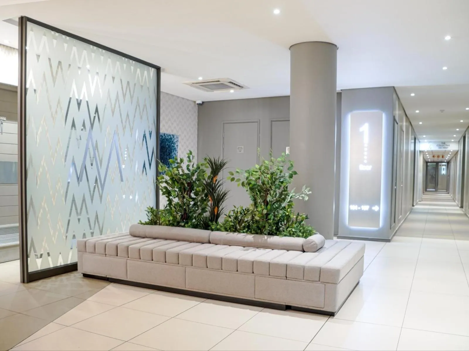 Communal lounge/ TV room in Masingita Towers Hotel and SPA