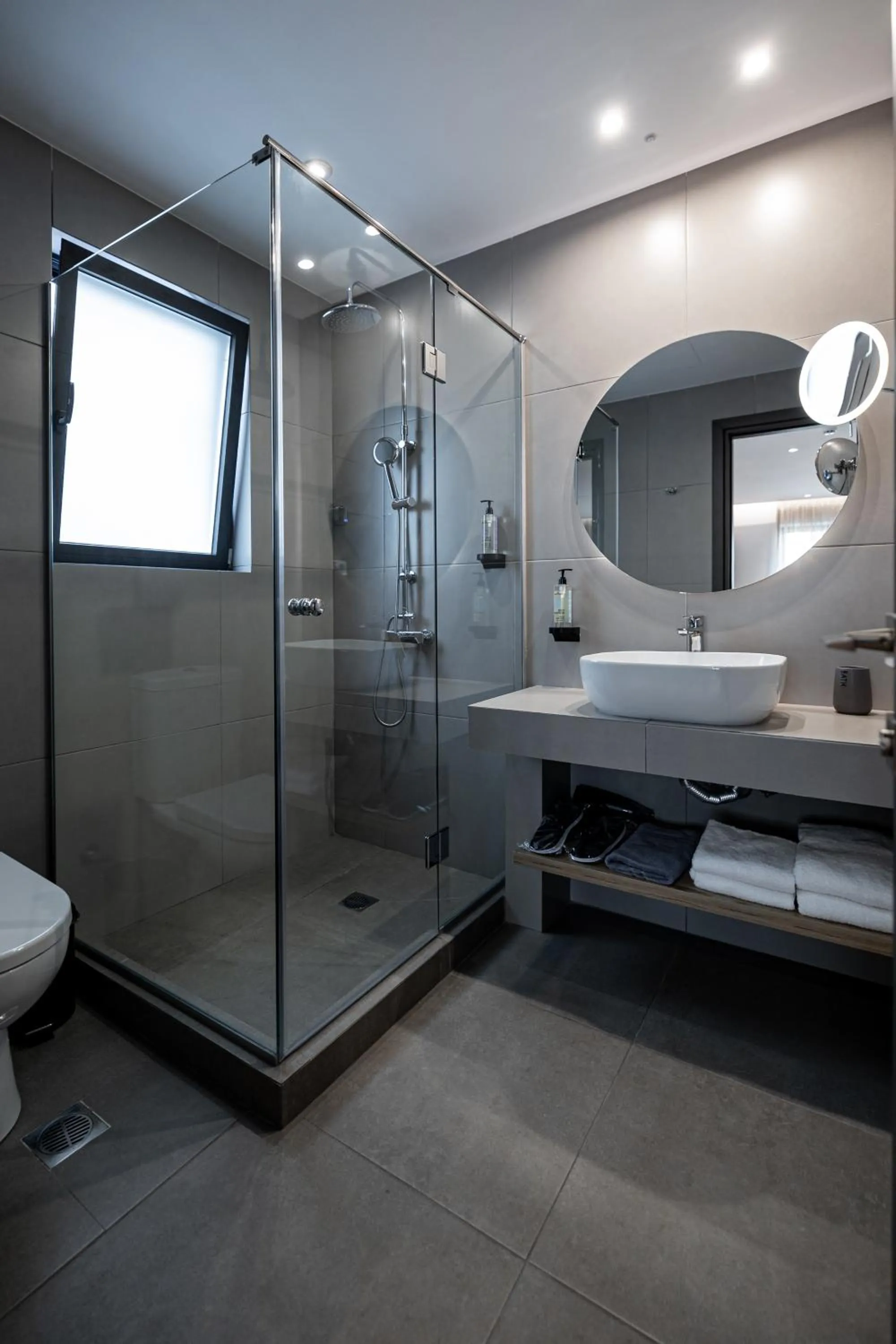 Shower in Pnoe Urban Living