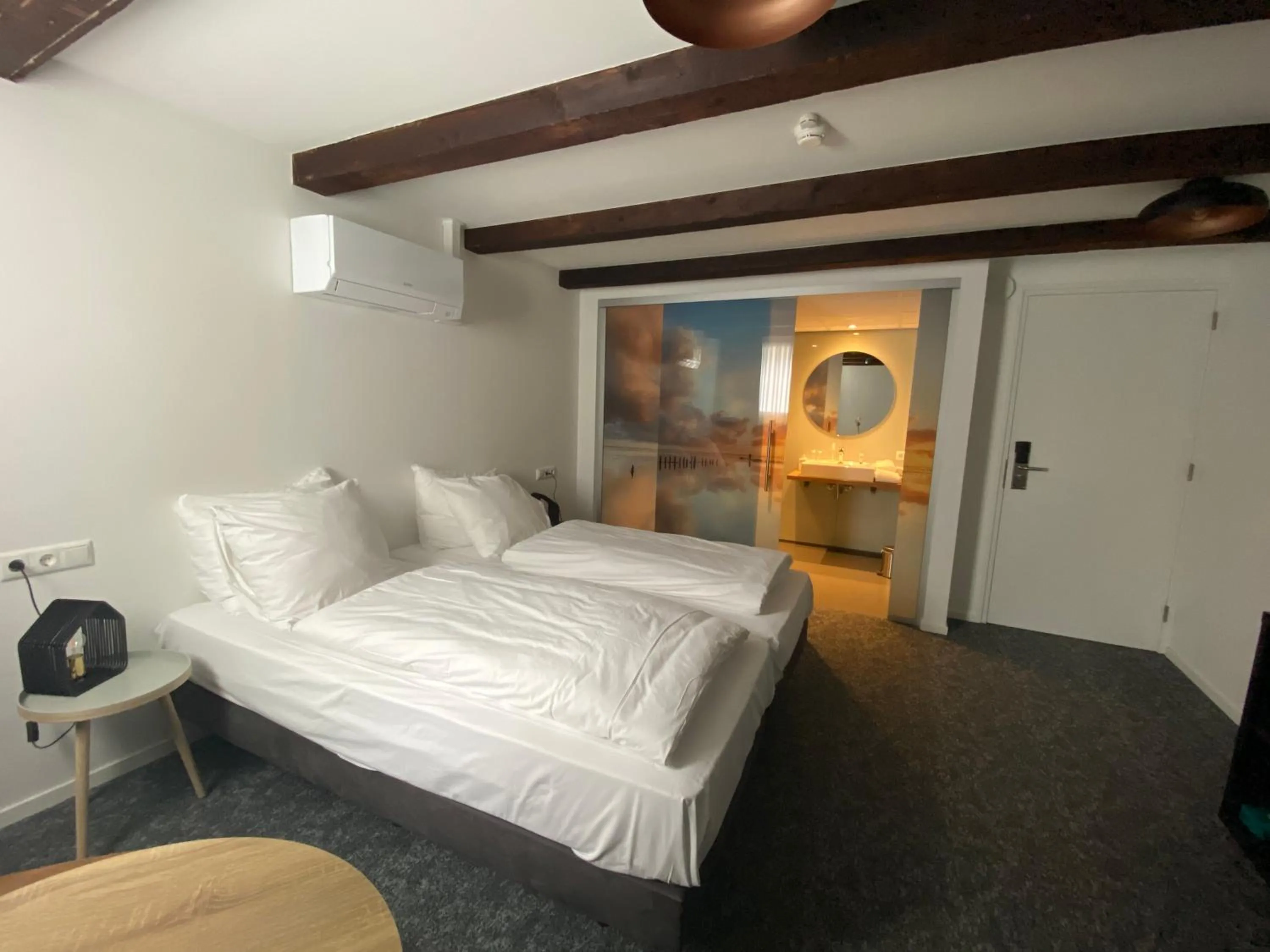 Photo of the whole room, Bed in Hotel Restaurant De Stadsherberg