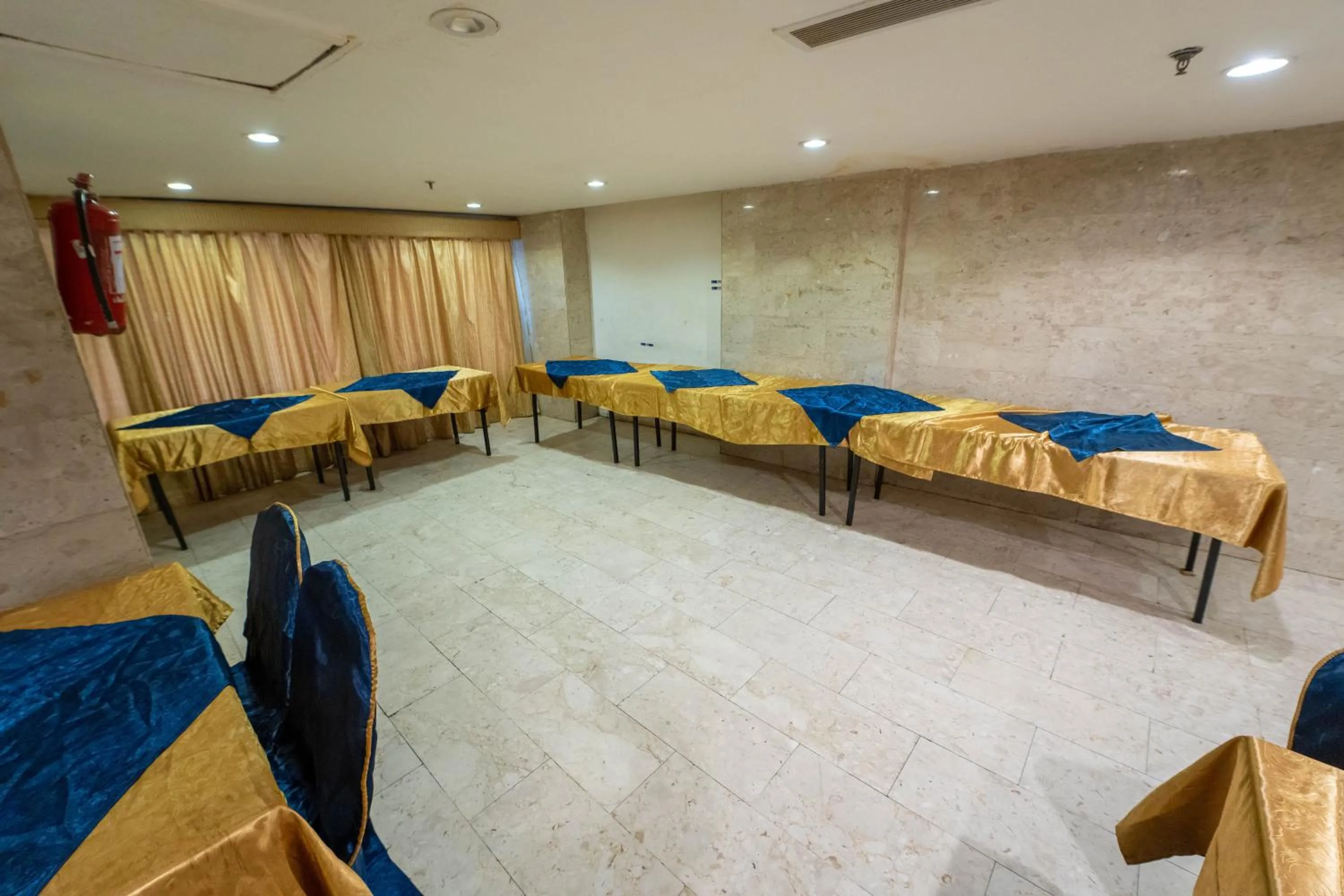 Restaurant/places to eat in Al Barakah Mawaddah Hotel