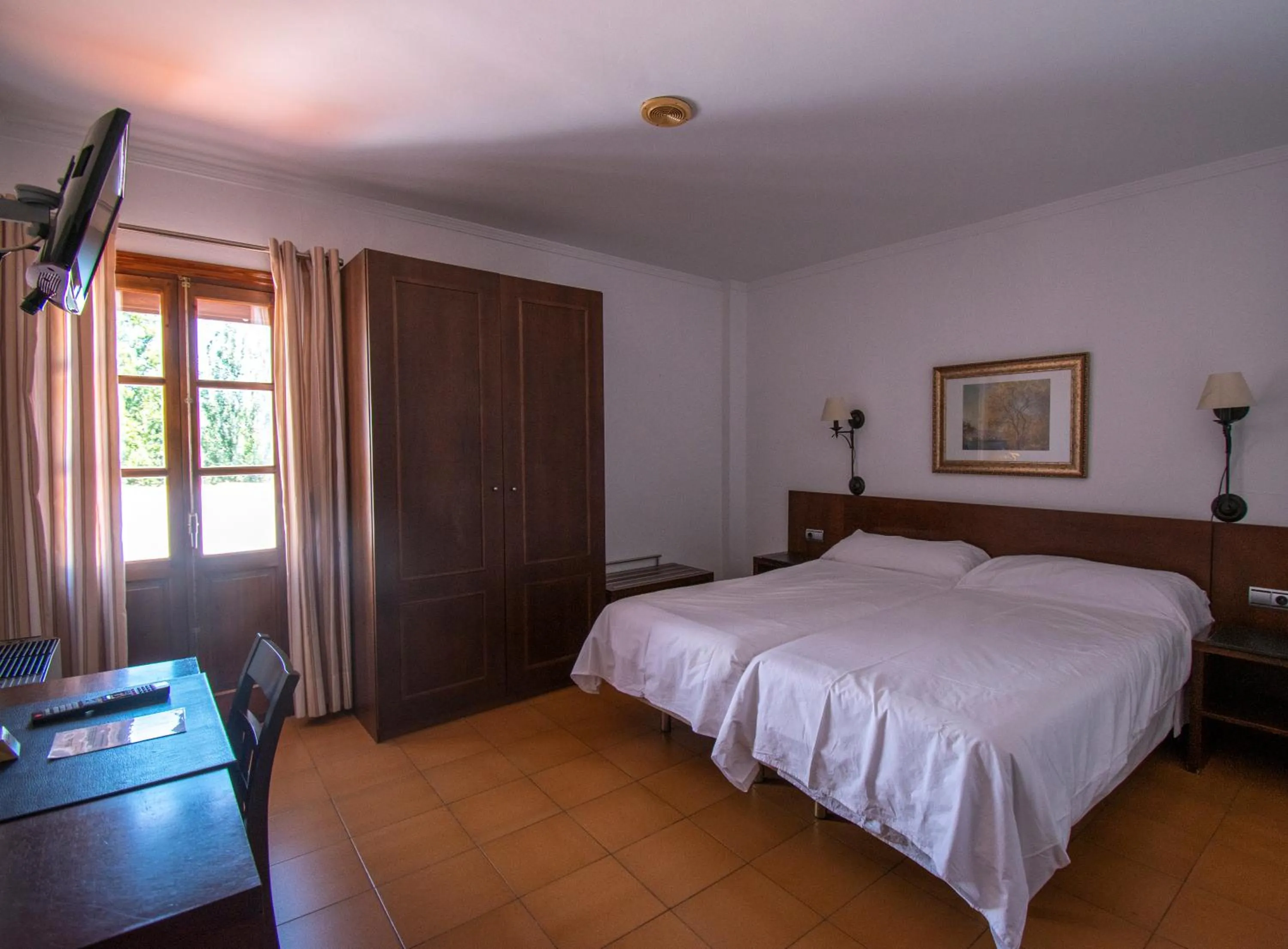 Bedroom, Bed in Hotel del Carmen
