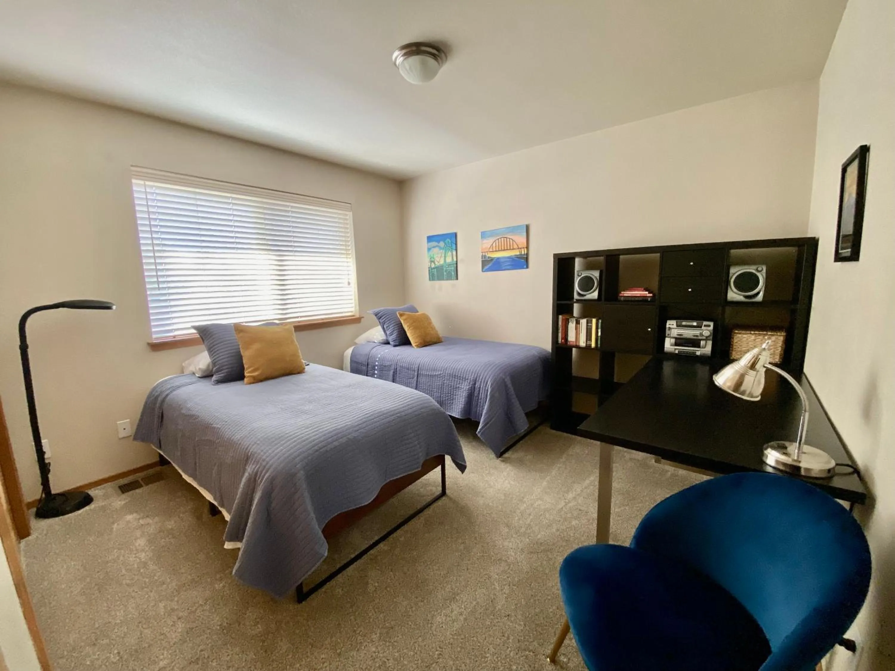 Property building, Bed in Three Peaks Retreat