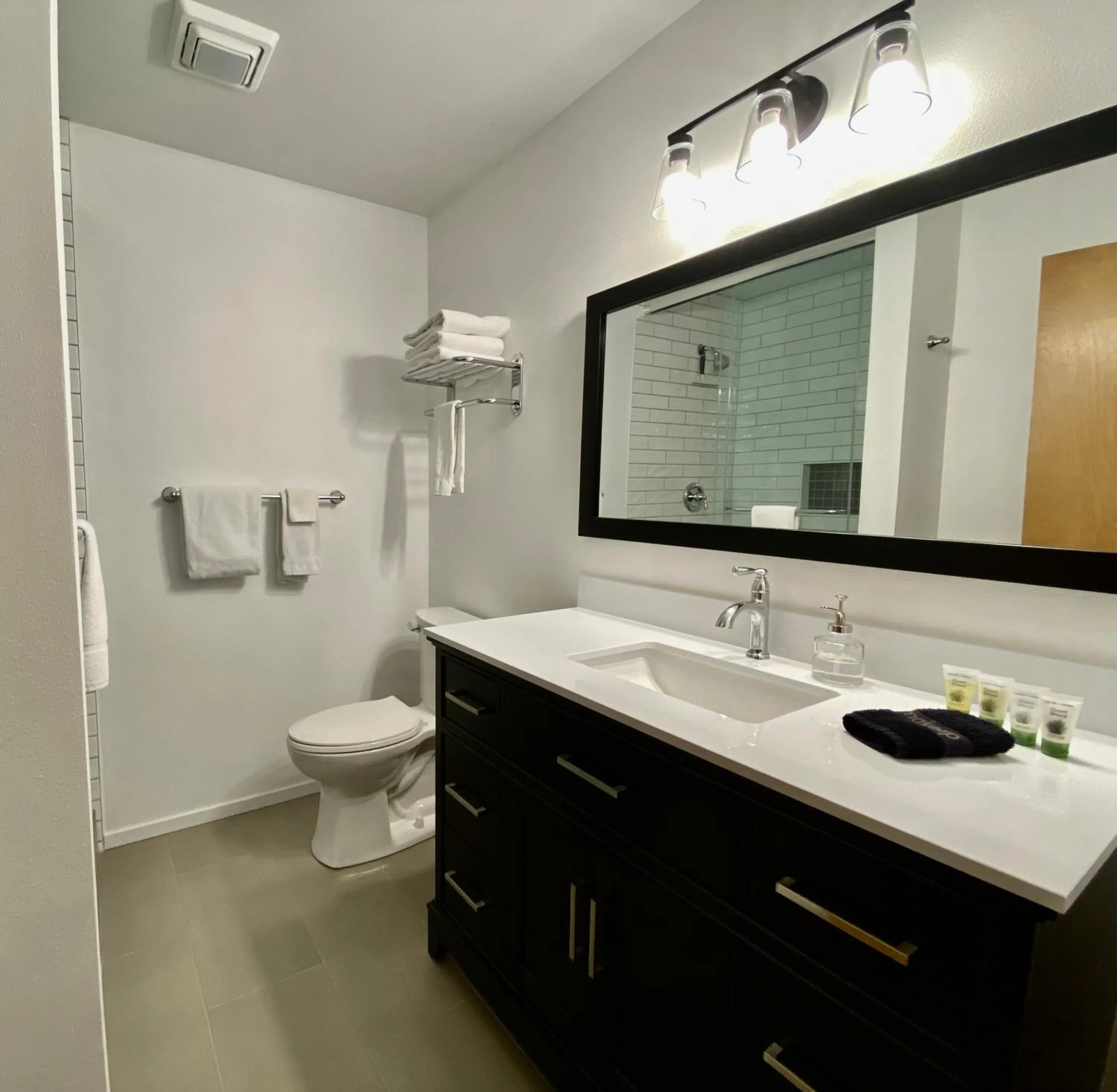 Property building in Three Peaks Retreat