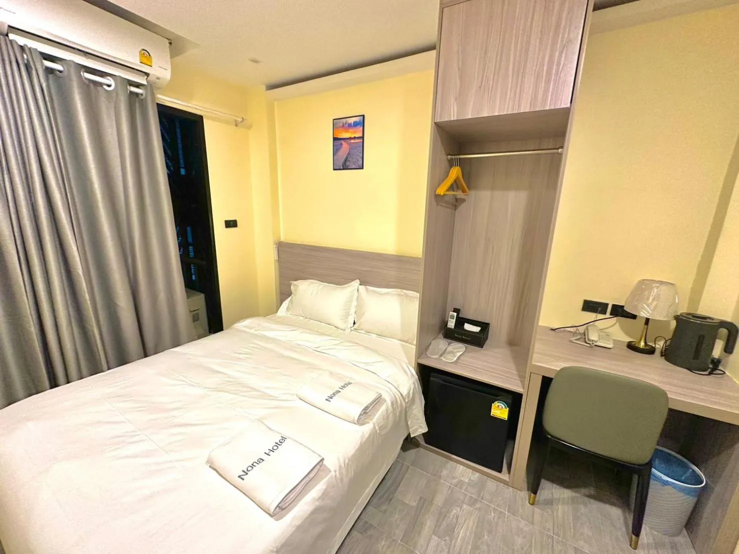 Bedroom, Bed in Nona Hotel, Bangkok