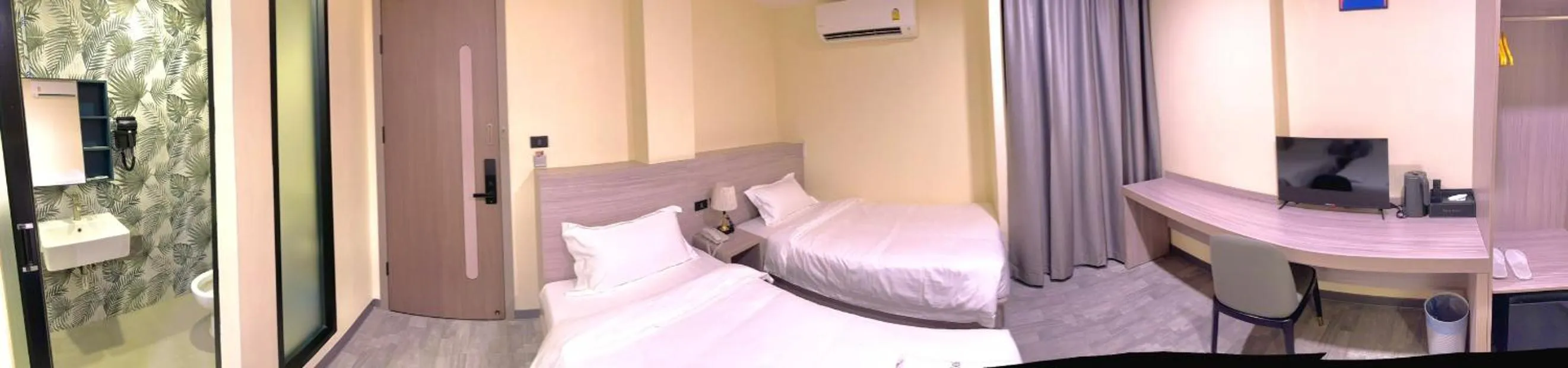 Bedroom, Bed in Nona Hotel, Bangkok