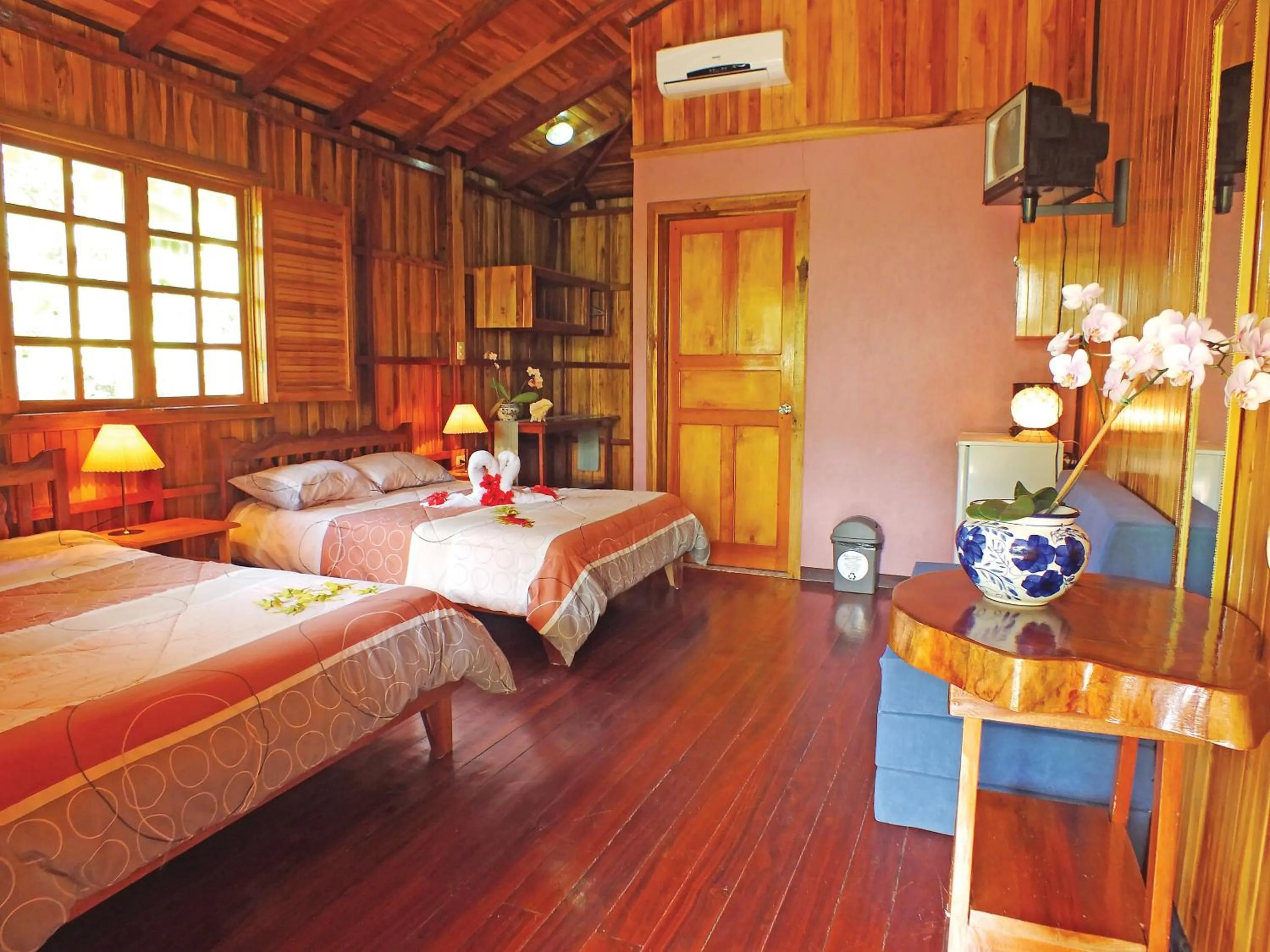Photo of the whole room, Bed in Ciudad Perdida EcoLodge
