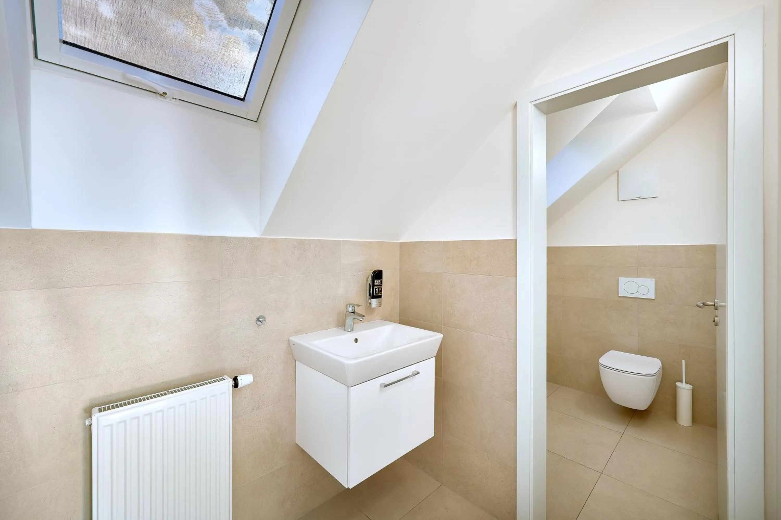 Toilet in DownTown Suites Rubesova