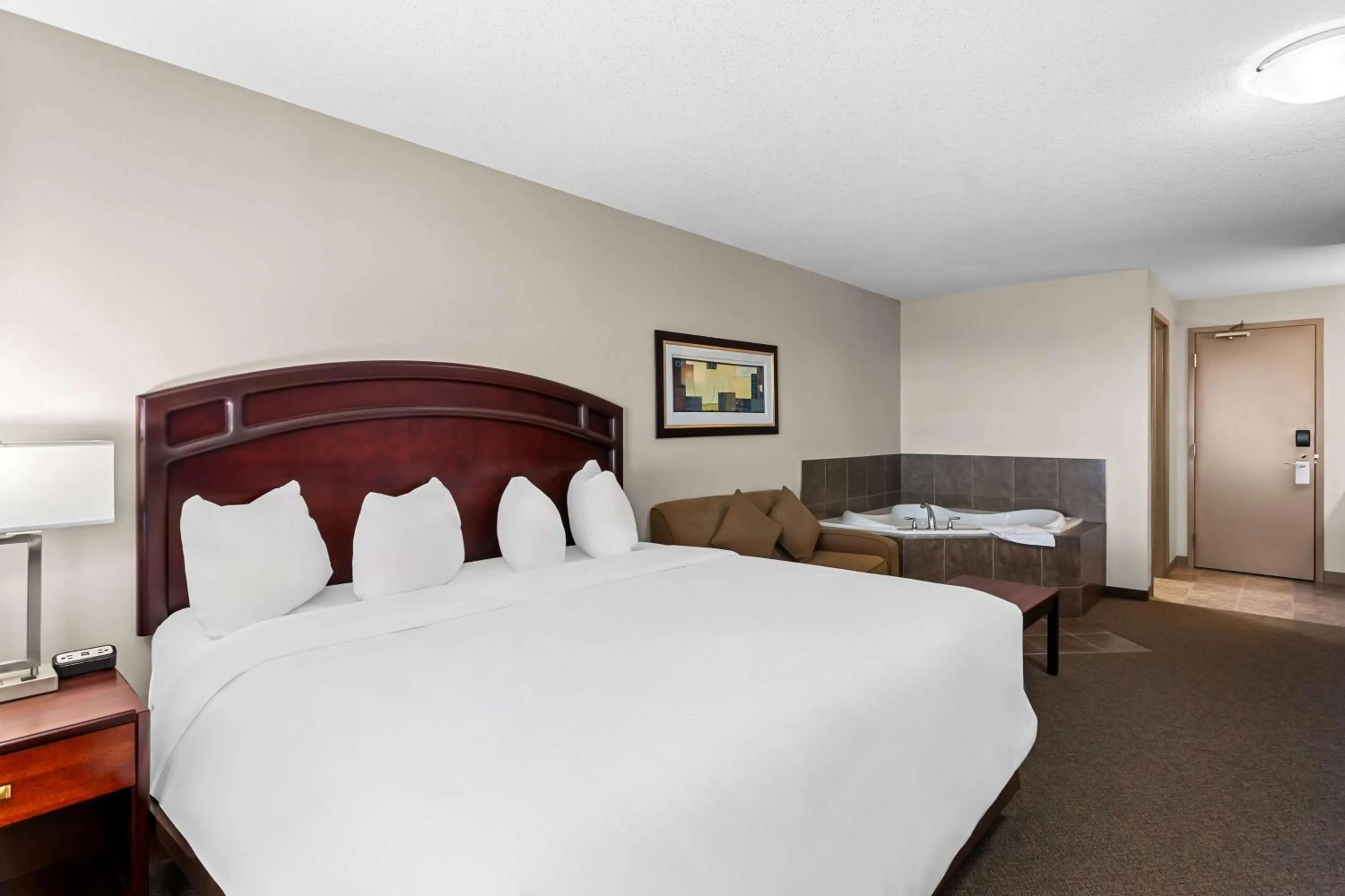 Photo of the whole room, Bed in SureStay Hotel by Best Western Bassano