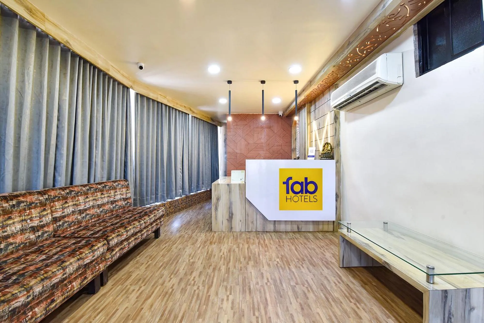 Lobby or reception in FabHotel Max Inn - Inside Himalaya Square