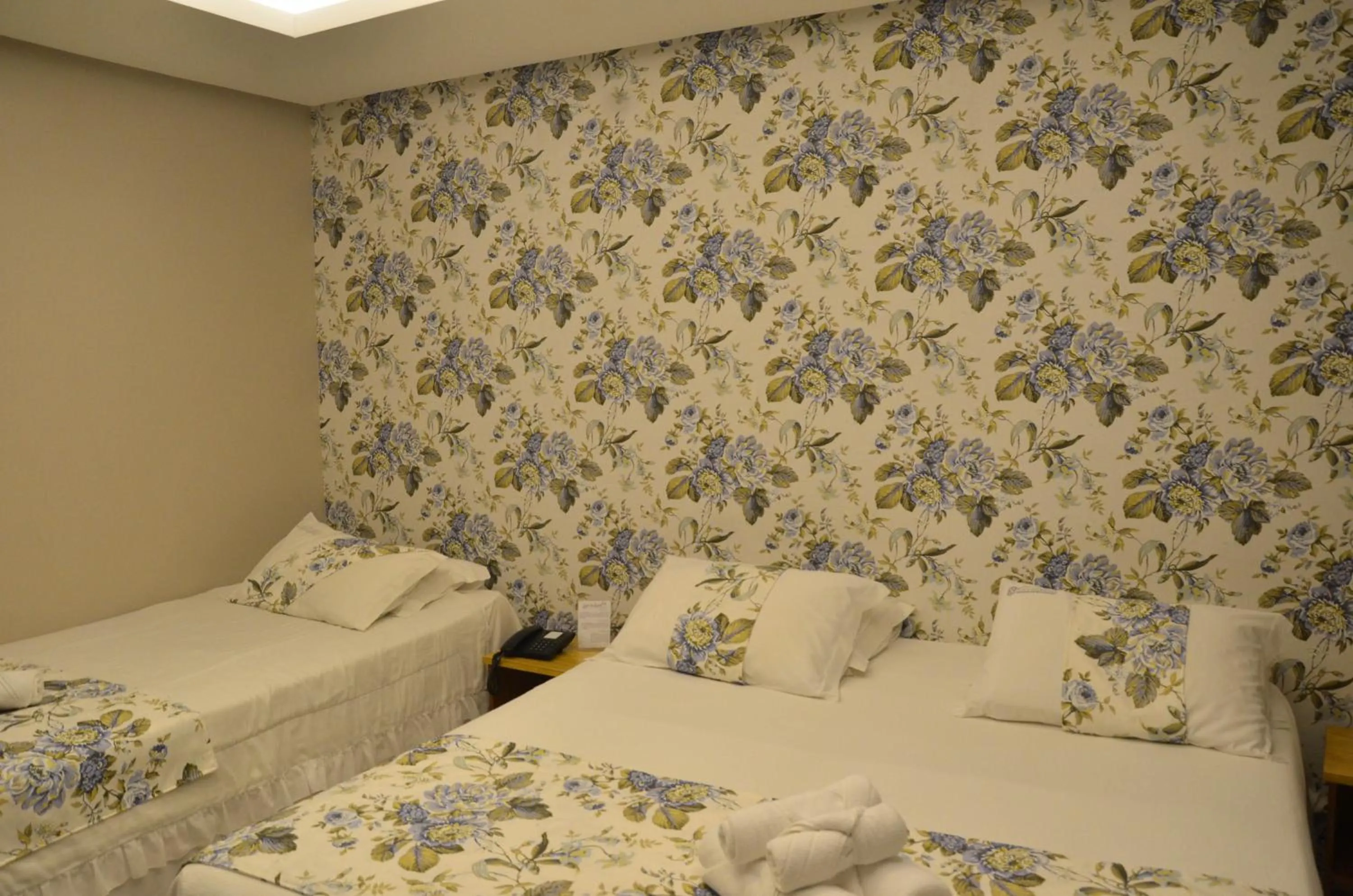 Bed in Germanias Blumen Hotel