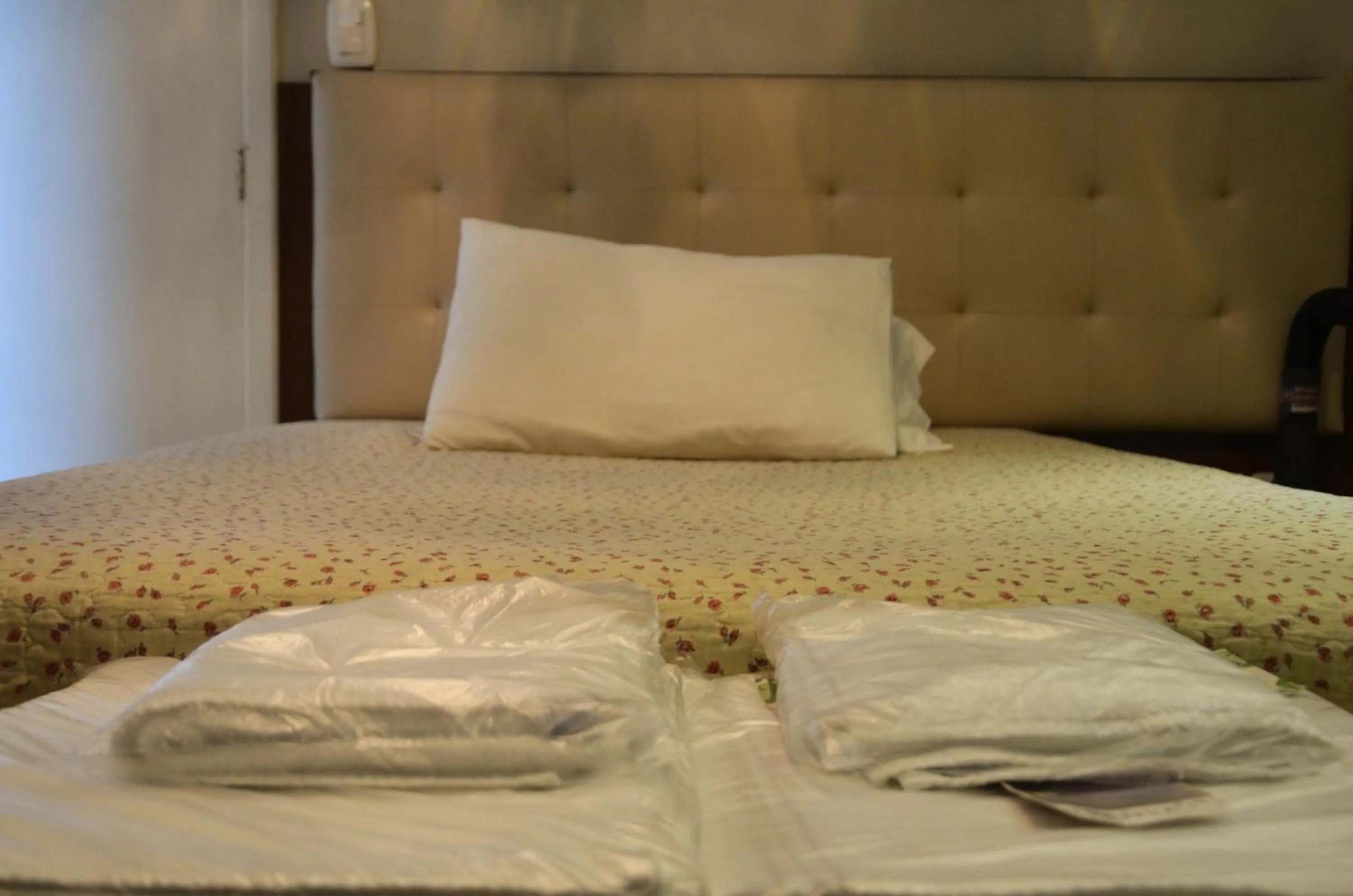 Bedroom, Bed in Germanias Blumen Hotel