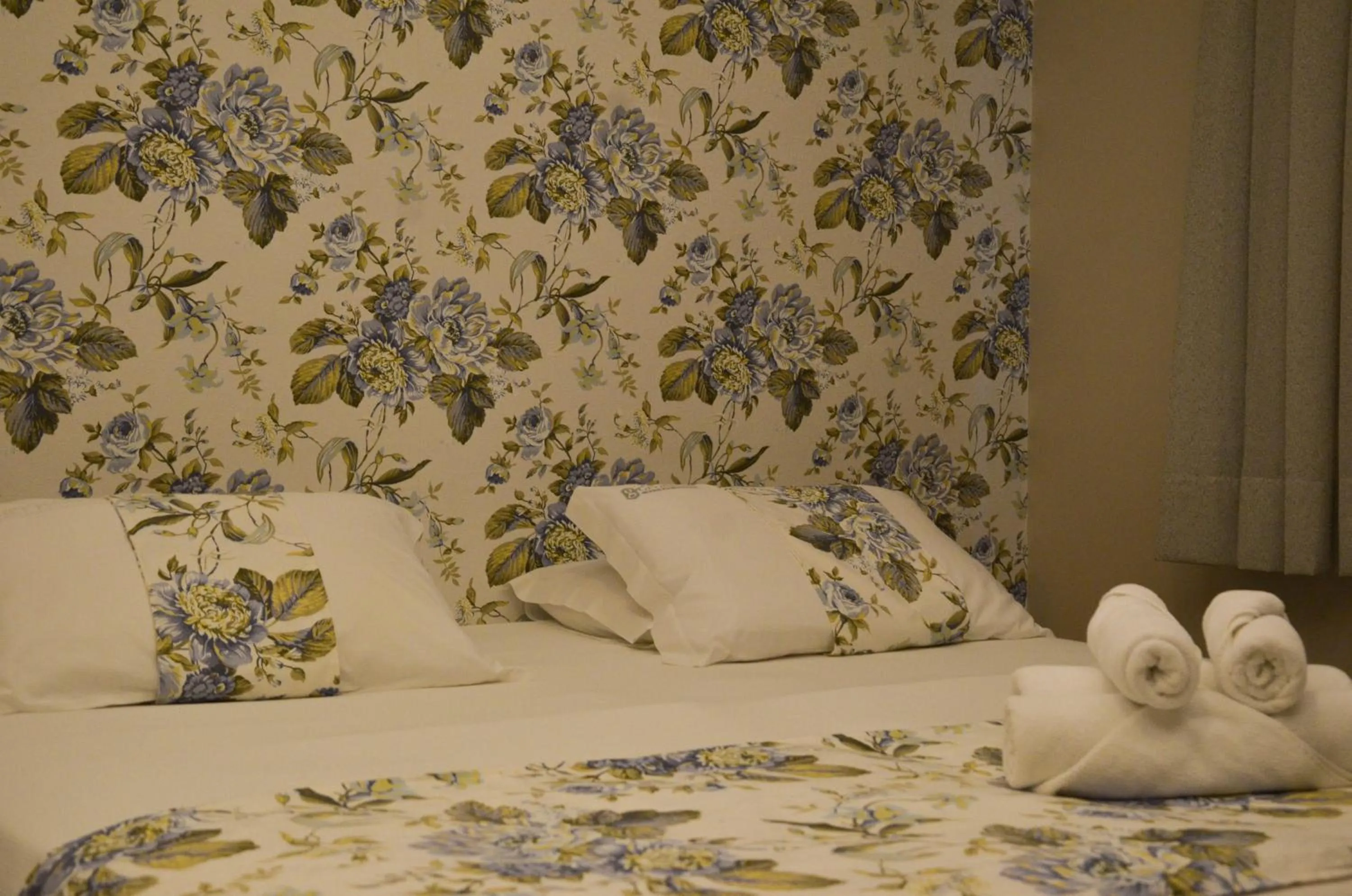 Bed in Germanias Blumen Hotel