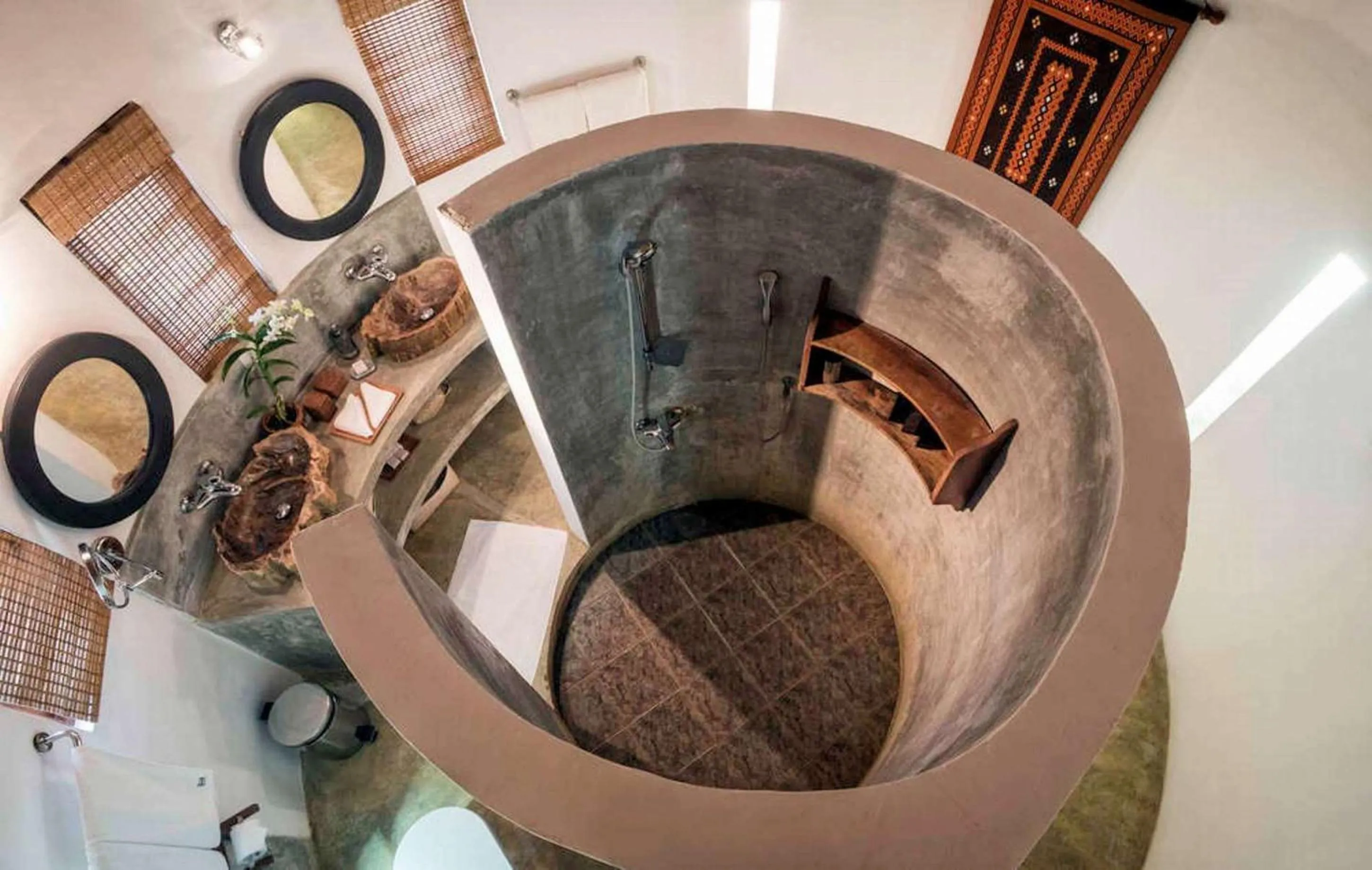 Shower in Eraeliya Villas & Gardens