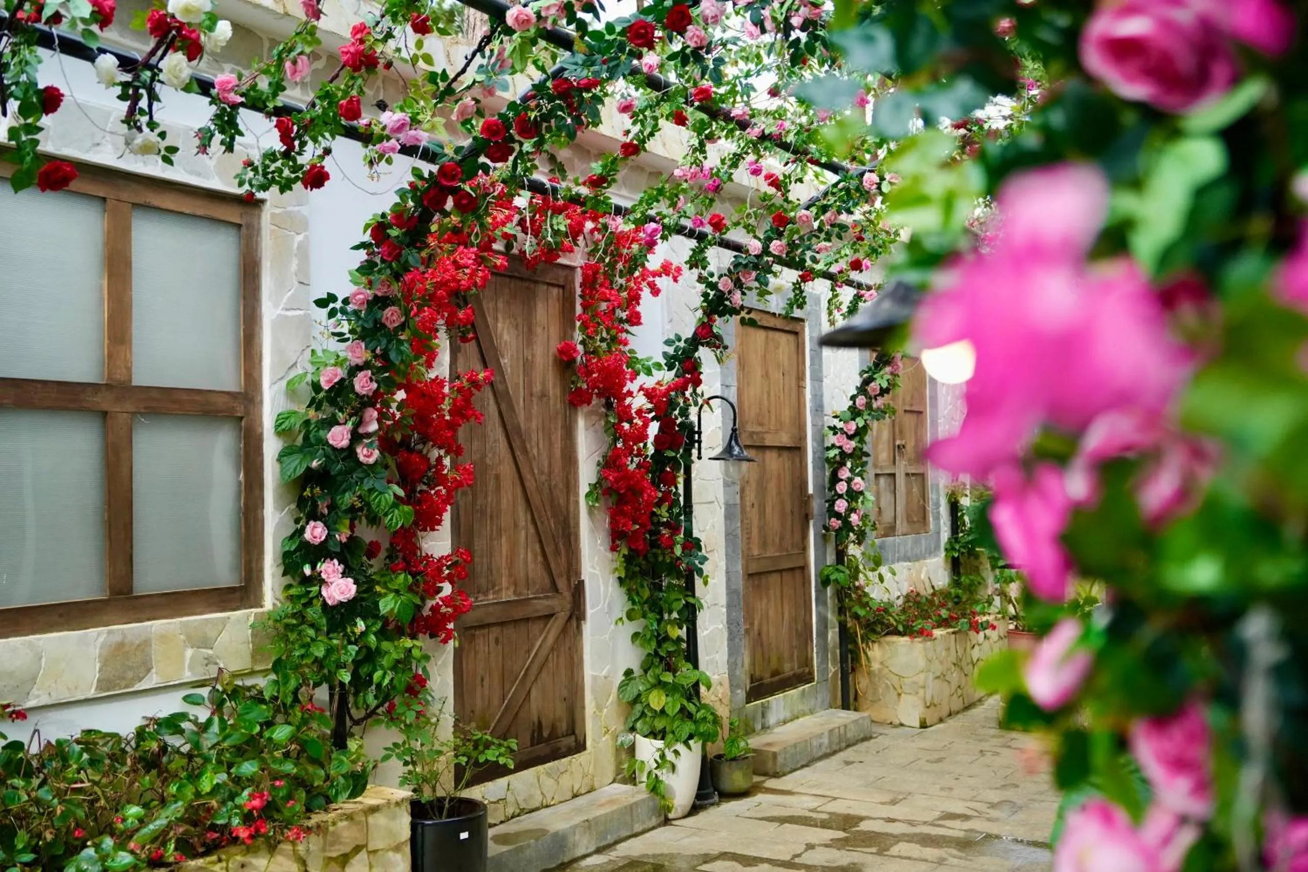 Decorative detail in De Vivre Homestay Măng Đen